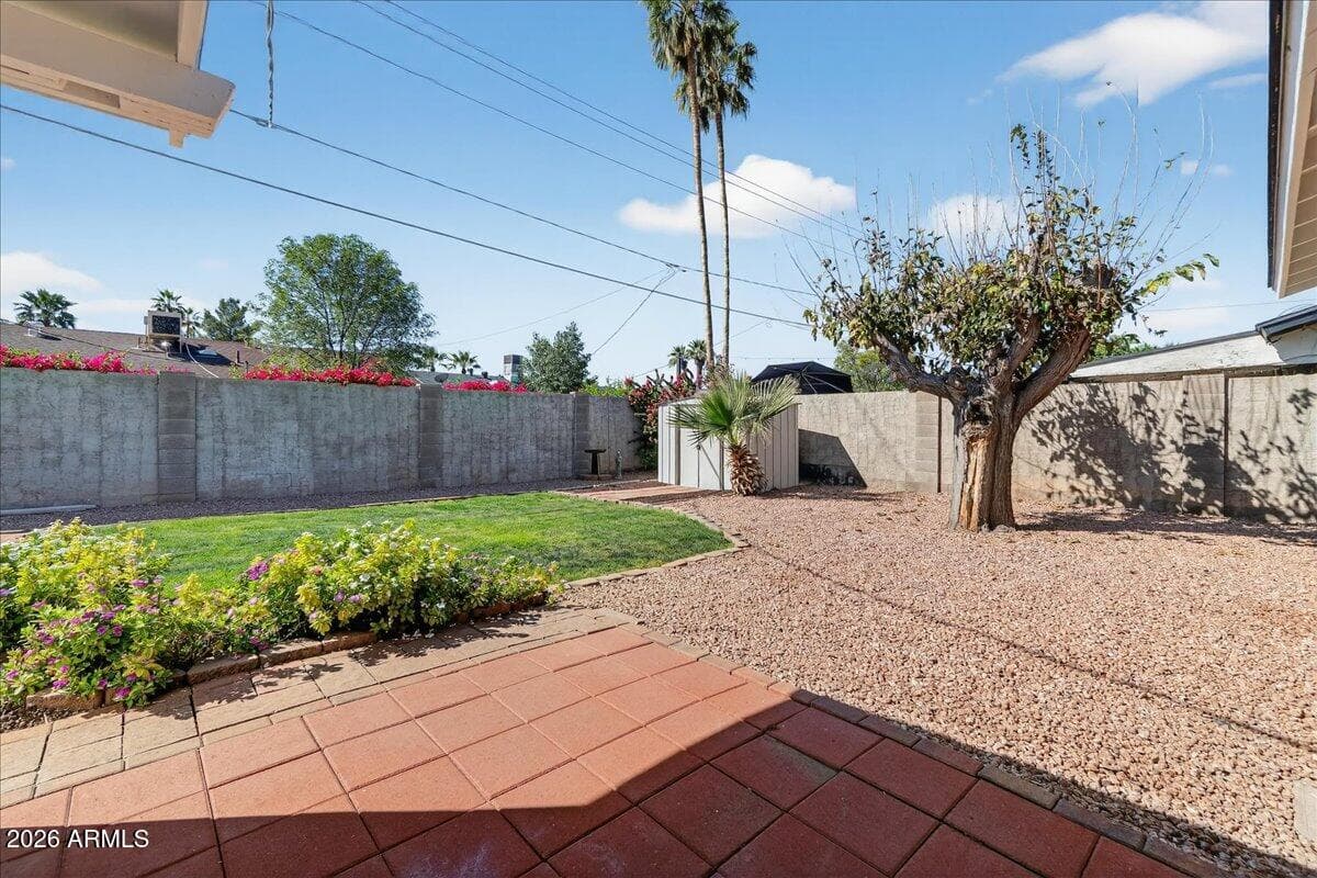 8725 E JACKRABBIT Road, Scottsdale, AZ 85250 — photo 38 of 39