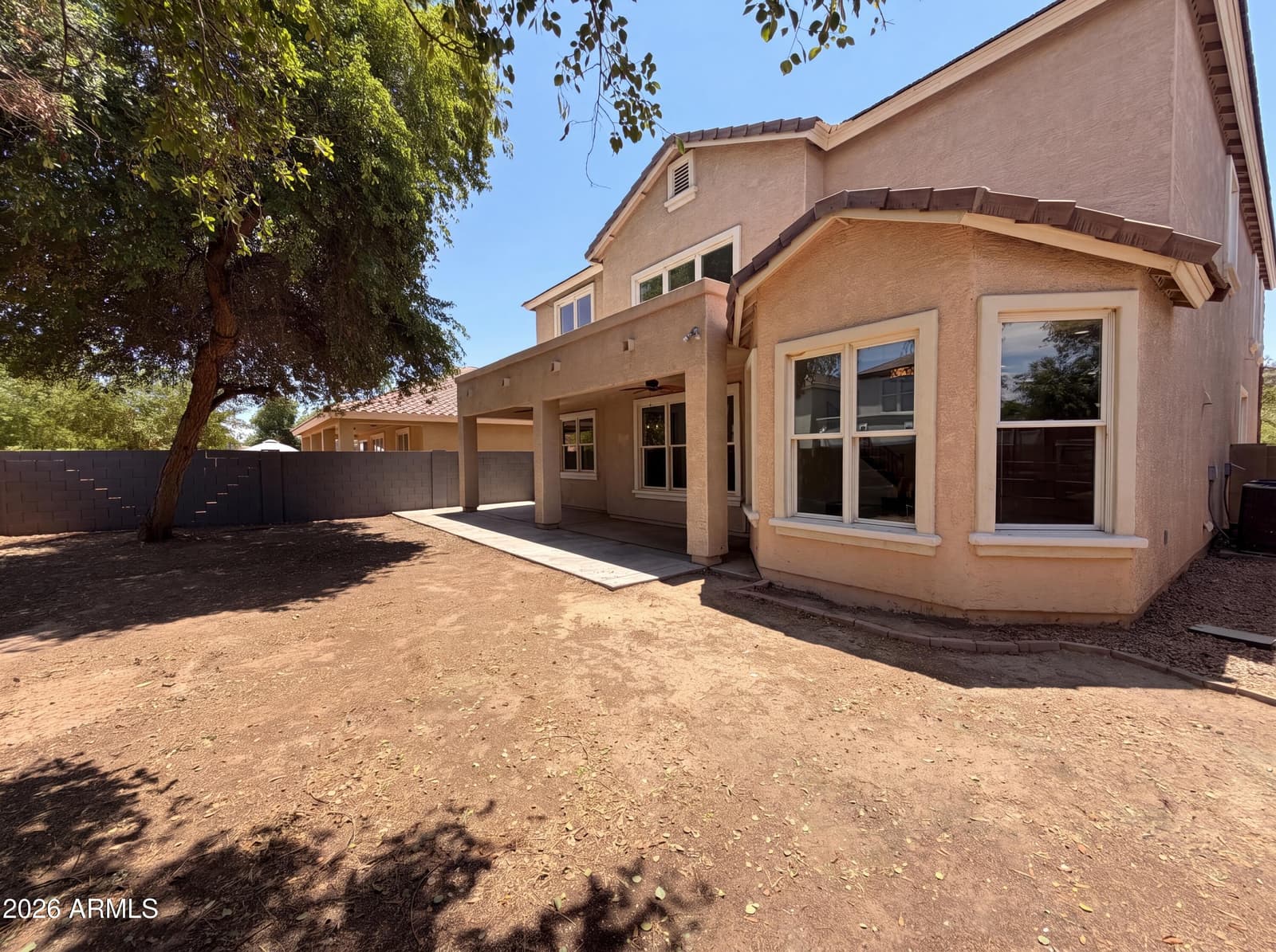 4118 W SAINT ANNE Avenue, Phoenix, AZ 85041 — photo 5 of 44