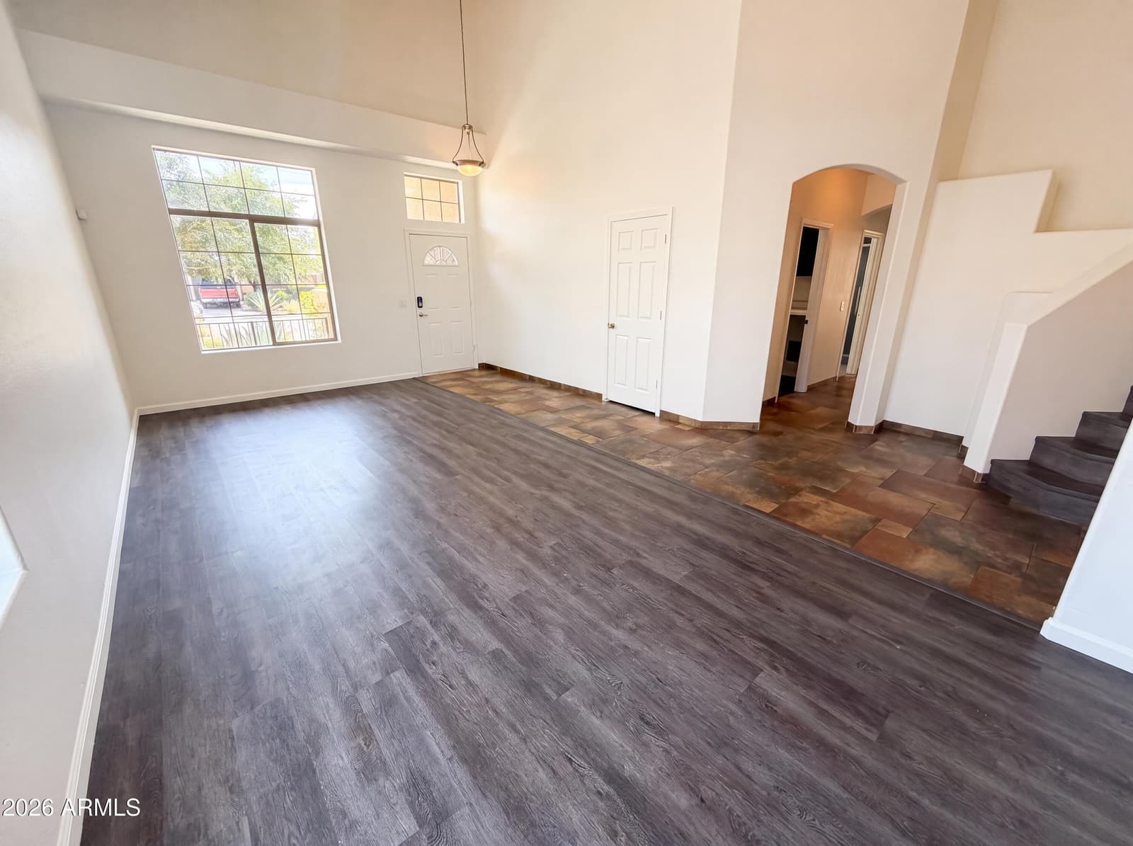 7428 S 15TH Drive, Phoenix, AZ 85041 — photo 7 of 37