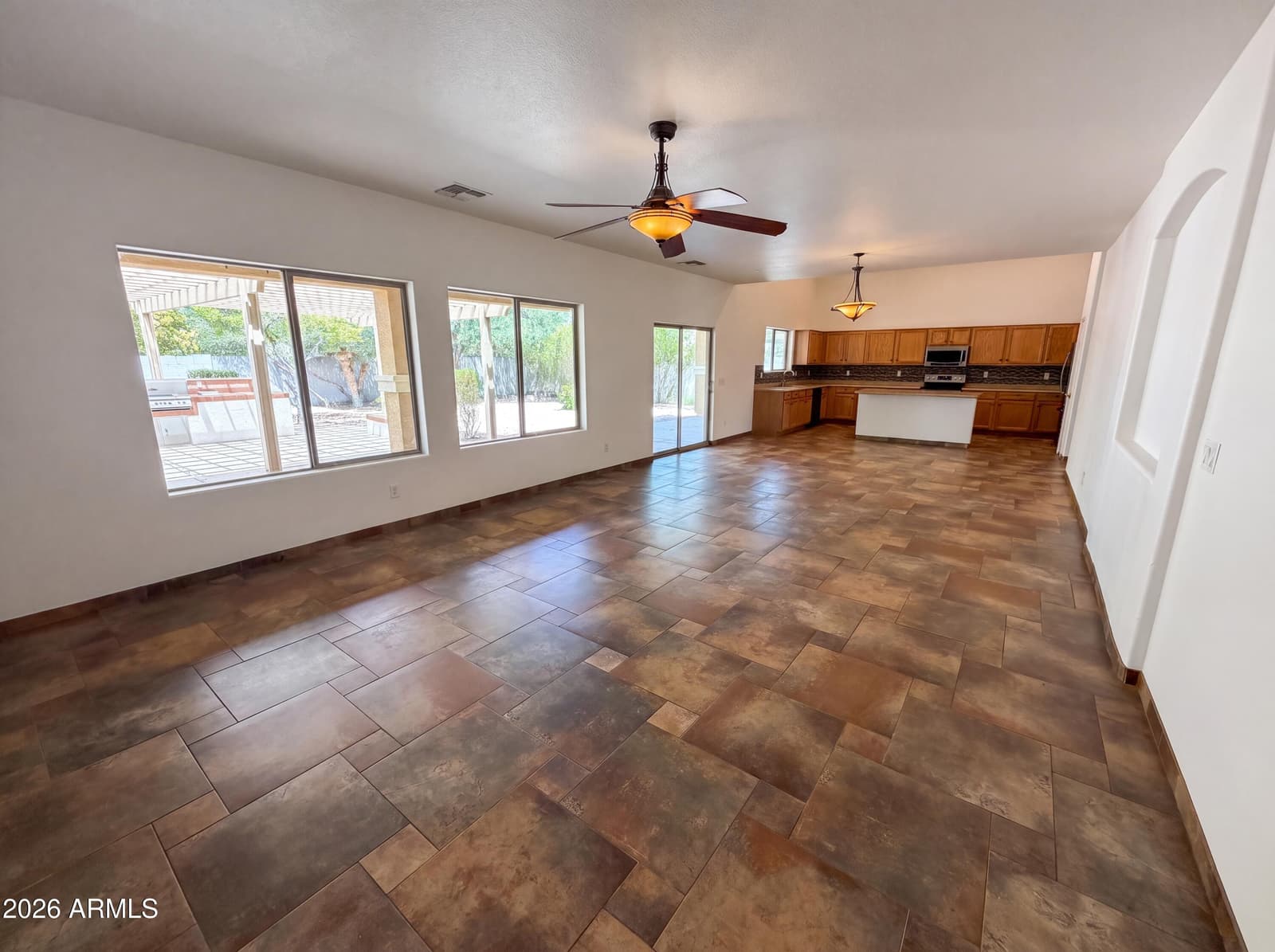 7428 S 15TH Drive, Phoenix, AZ 85041 — photo 12 of 37
