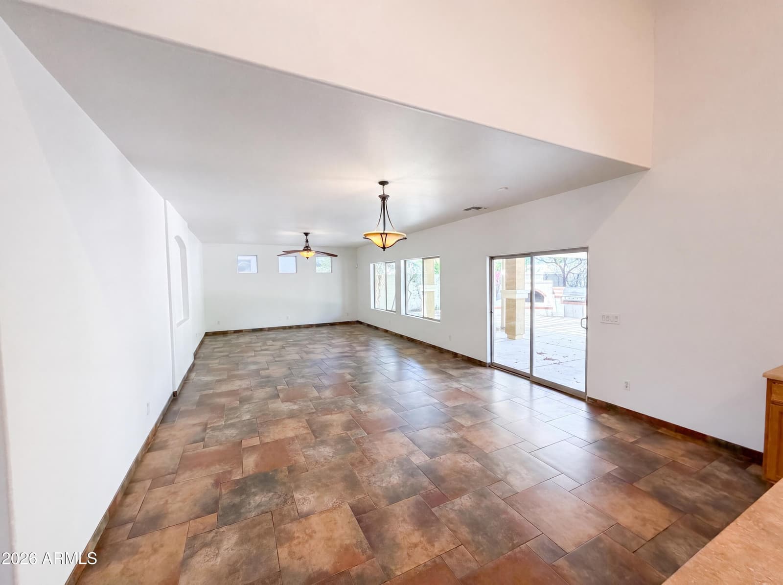 7428 S 15TH Drive, Phoenix, AZ 85041 — photo 14 of 37