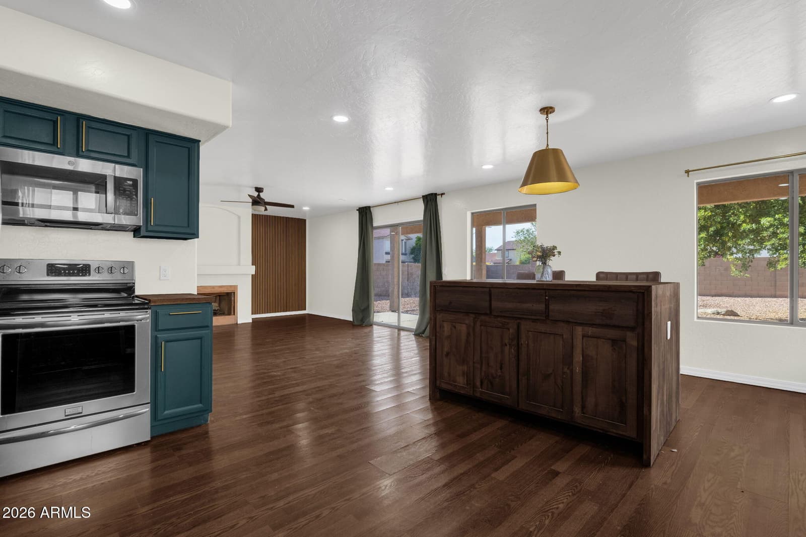 7664 W KRALL Street, Glendale, AZ 85303 — photo 12 of 34