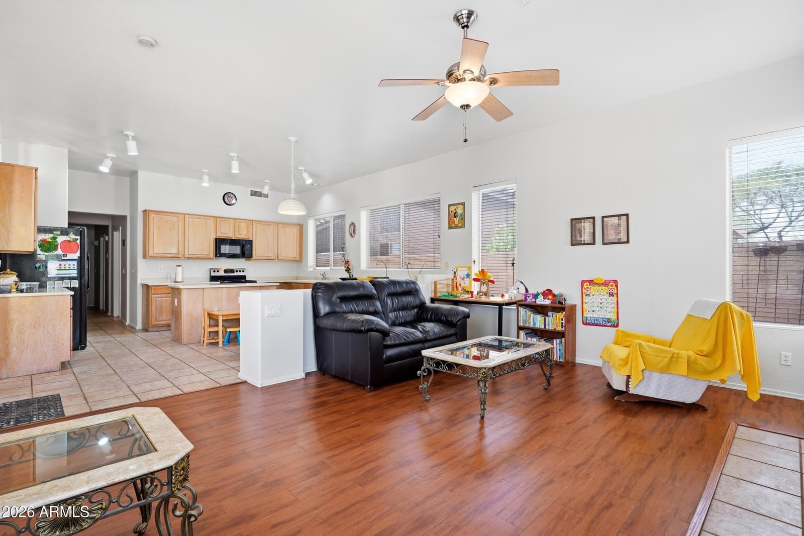 4010 E HAMBLIN Drive, Phoenix, AZ 85050 — photo 9 of 41
