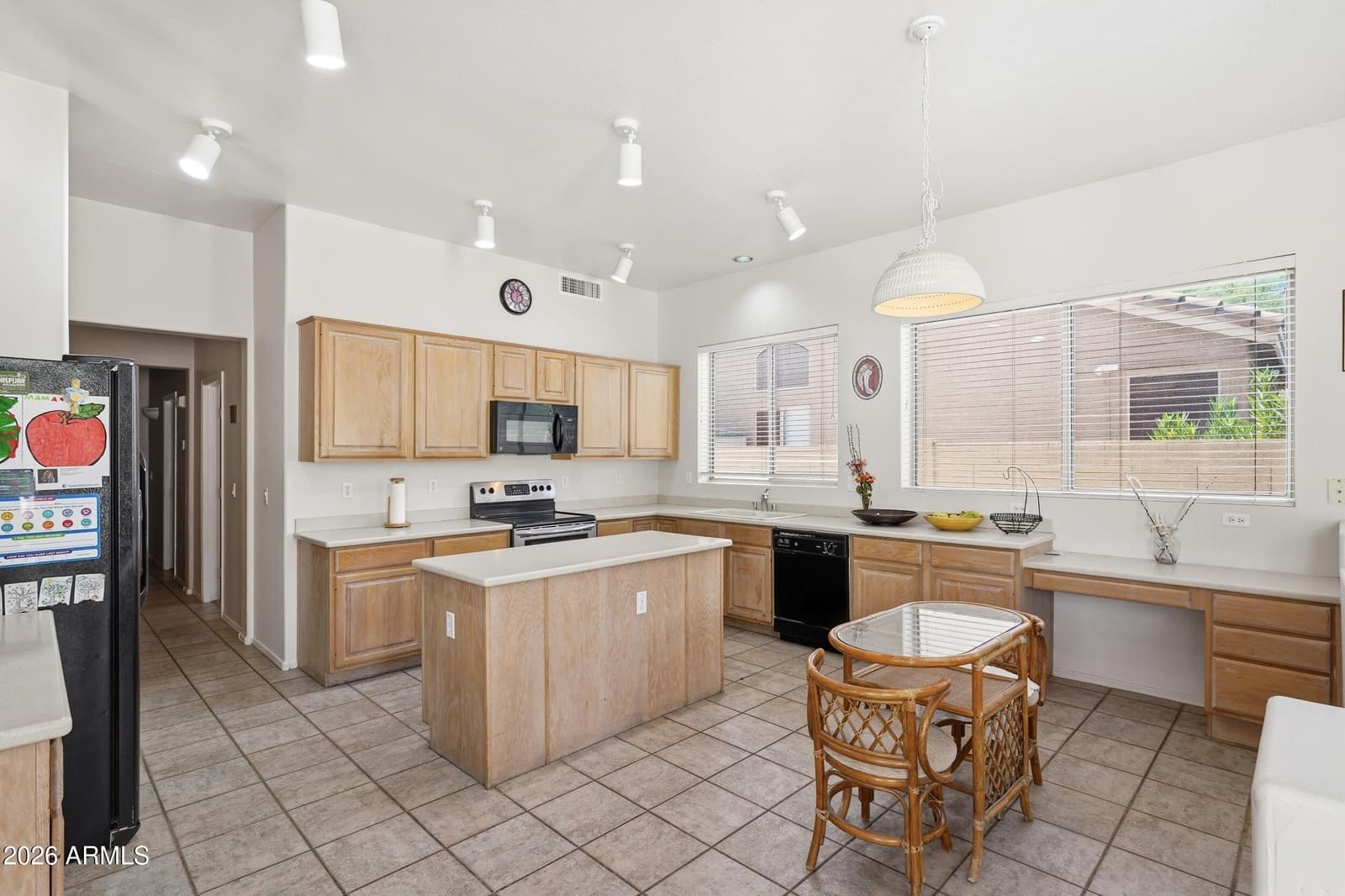 4010 E HAMBLIN Drive, Phoenix, AZ 85050 — photo 5 of 41
