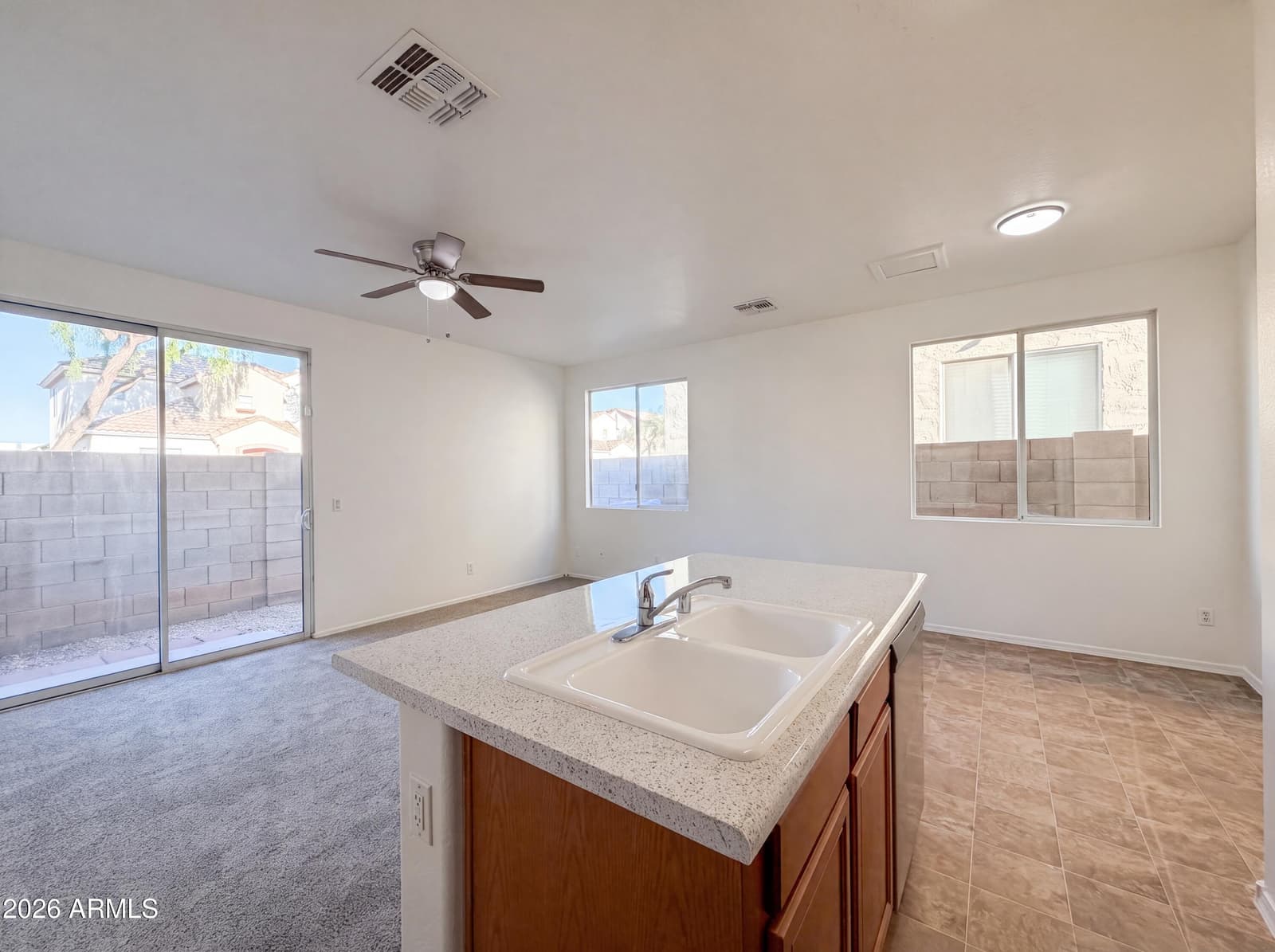 1515 E BLOCH Road, Phoenix, AZ 85040 — photo 7 of 48