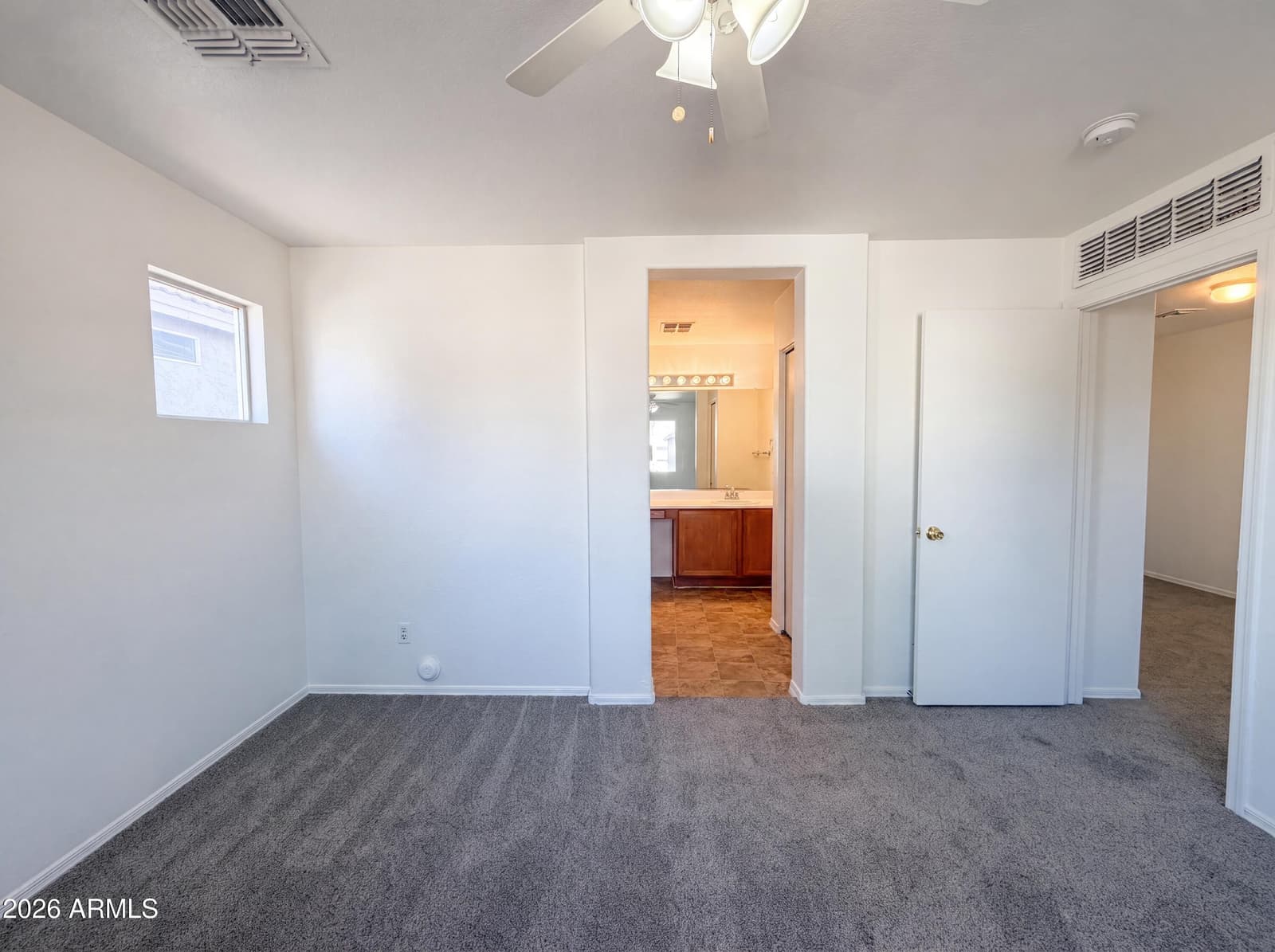 1515 E BLOCH Road, Phoenix, AZ 85040 — photo 10 of 48