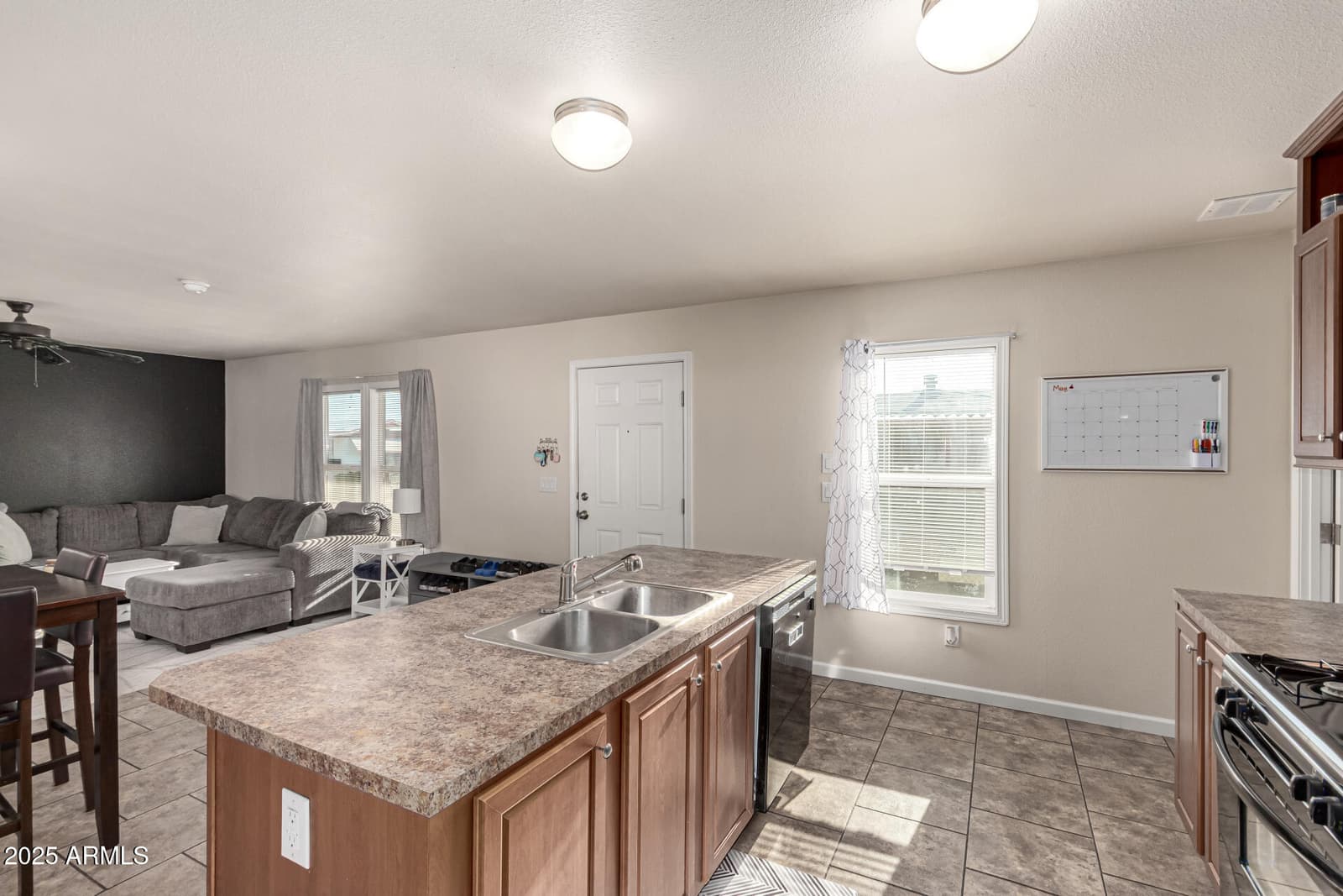 7810 W PEORIA Avenue 121, Peoria, AZ 85345 — photo 5 of 18