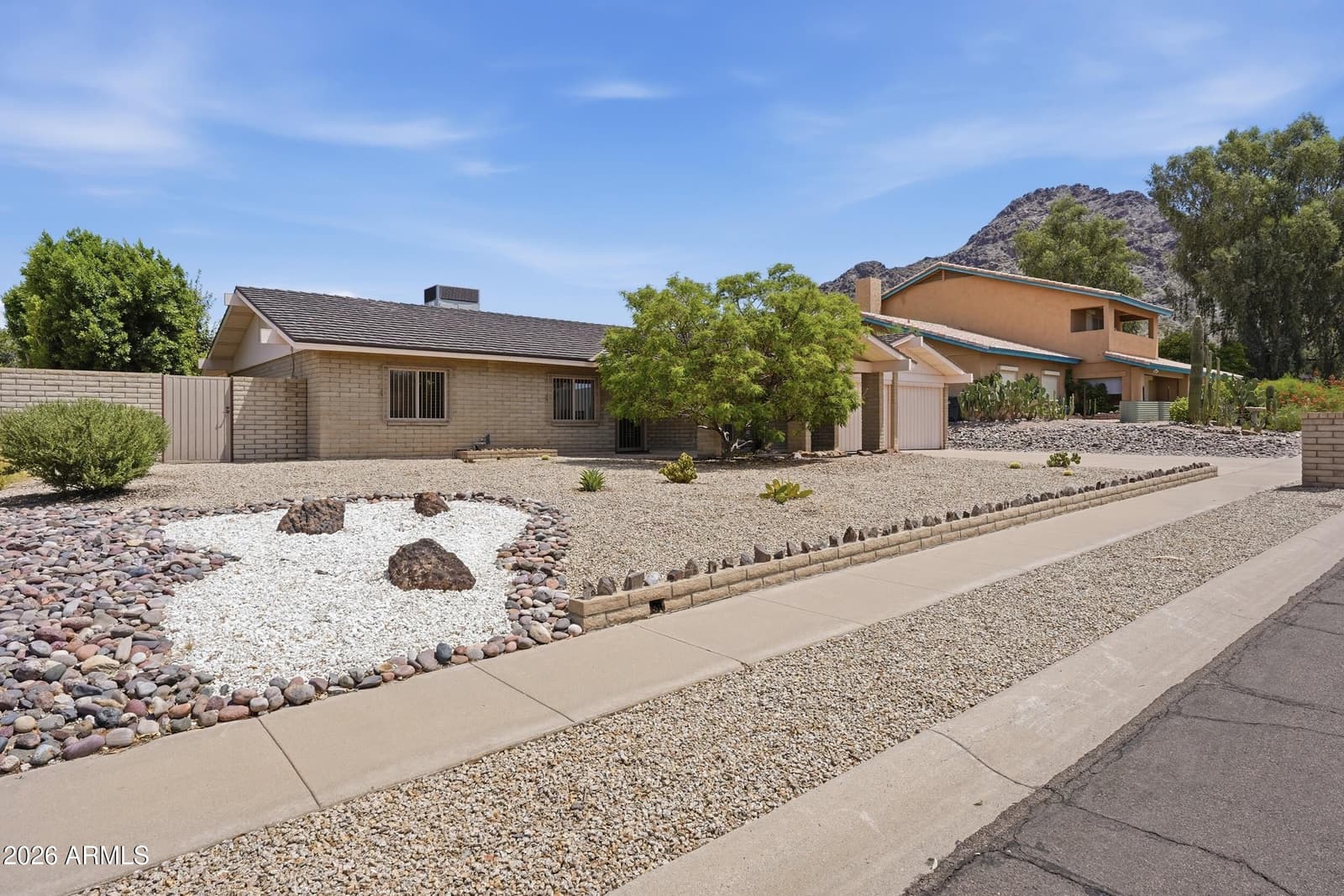 2206 E Nicolet Avenue, Phoenix, AZ 85020 — photo 3 of 41