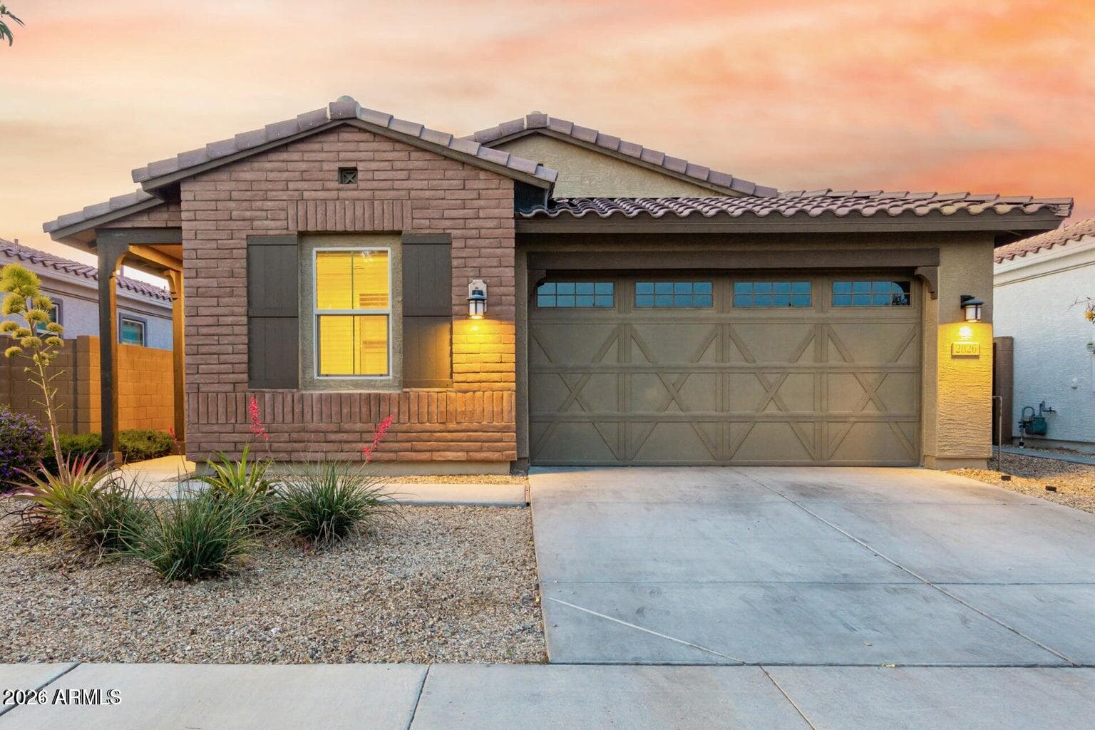 2826 E FRAKTUR Road, Phoenix, AZ 85040 — photo 4 of 35