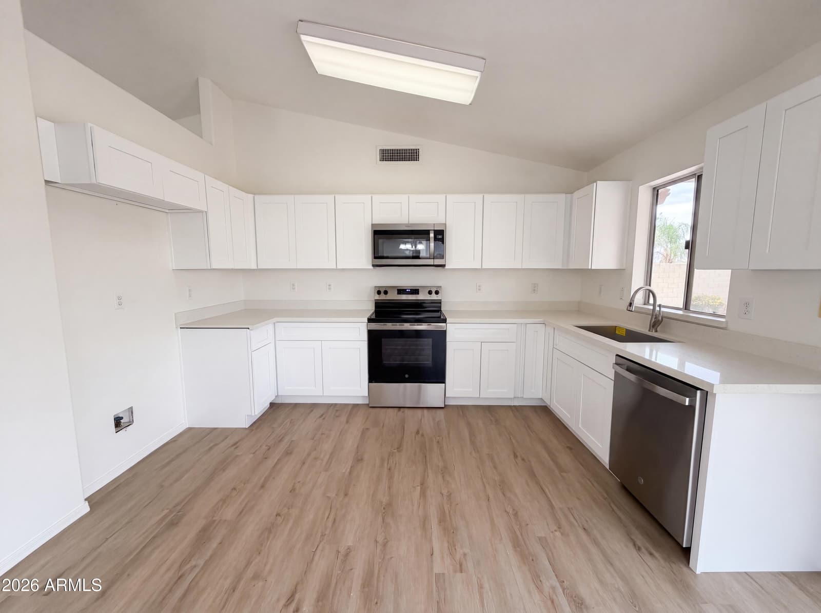 2945 E HONONEGH Drive, Phoenix, AZ 85050 — photo 2 of 24