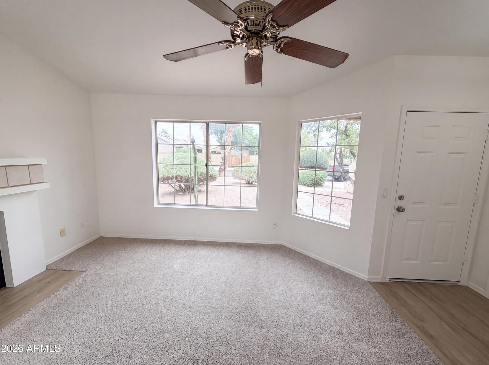 2945 E HONONEGH Drive, Phoenix, AZ 85050 — photo 6 of 24