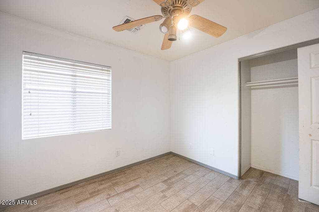 7780 N 57TH Drive, Glendale, AZ 85301 — photo 7 of 28