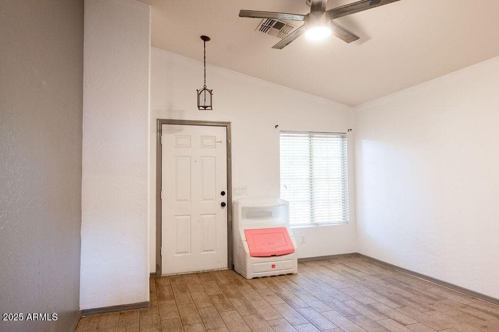 7780 N 57TH Drive, Glendale, AZ 85301 — photo 11 of 28