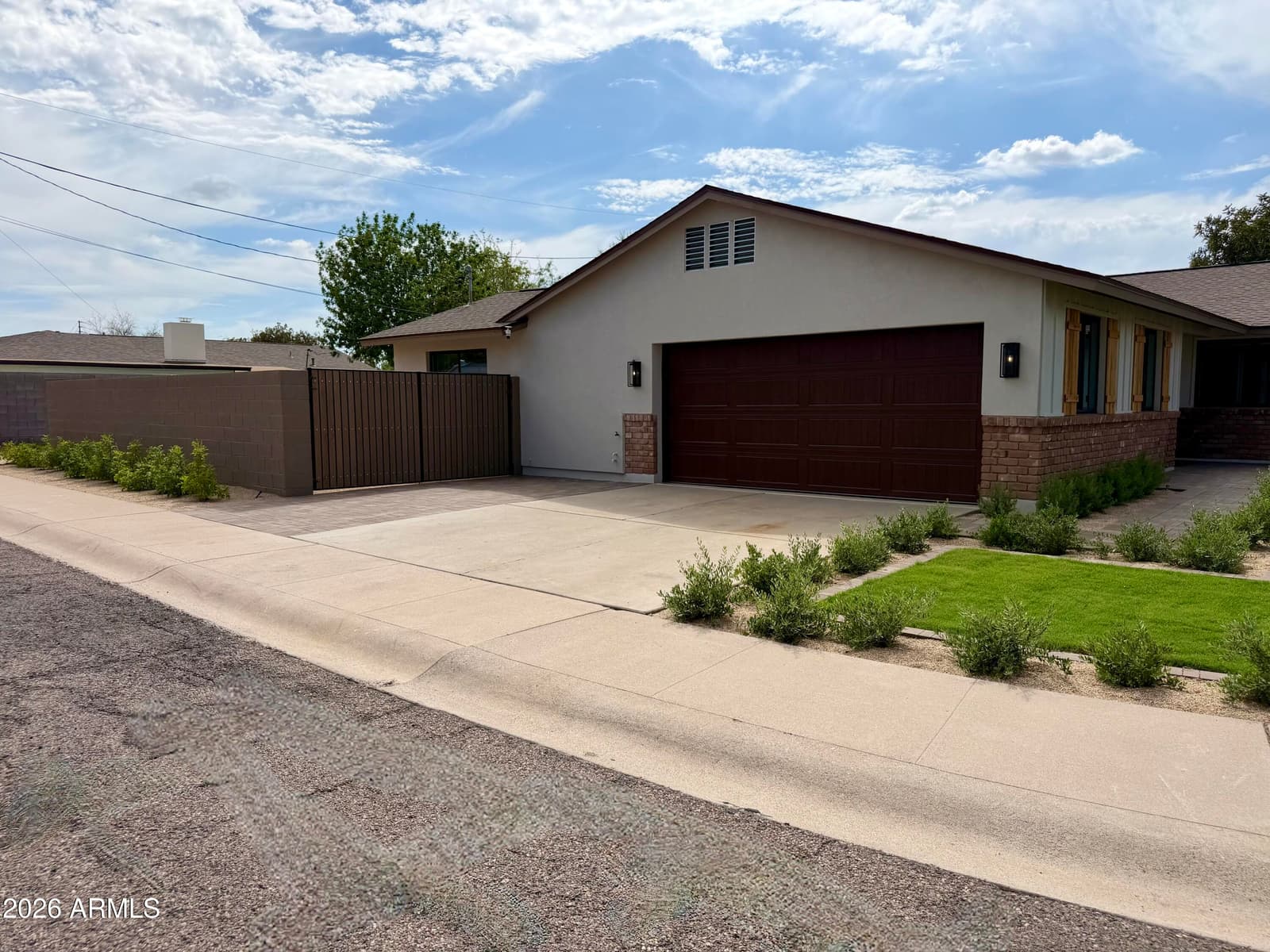 3341 E COCHISE Drive, Phoenix, AZ 85028 — photo 5 of 46