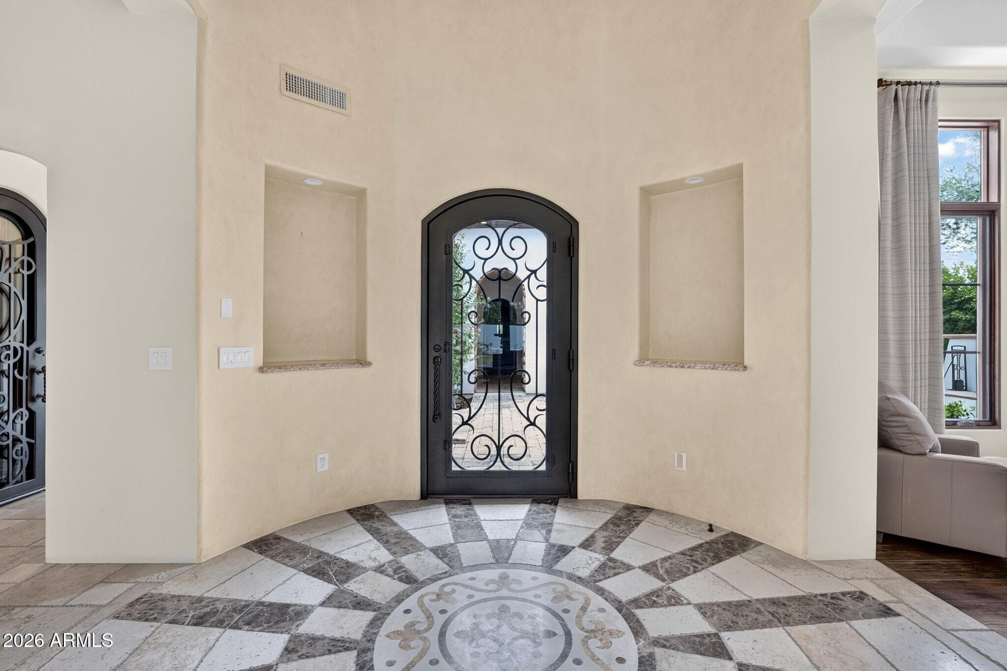 5807 E ORANGE BLOSSOM Lane, Phoenix, AZ 85018 — photo 5 of 41