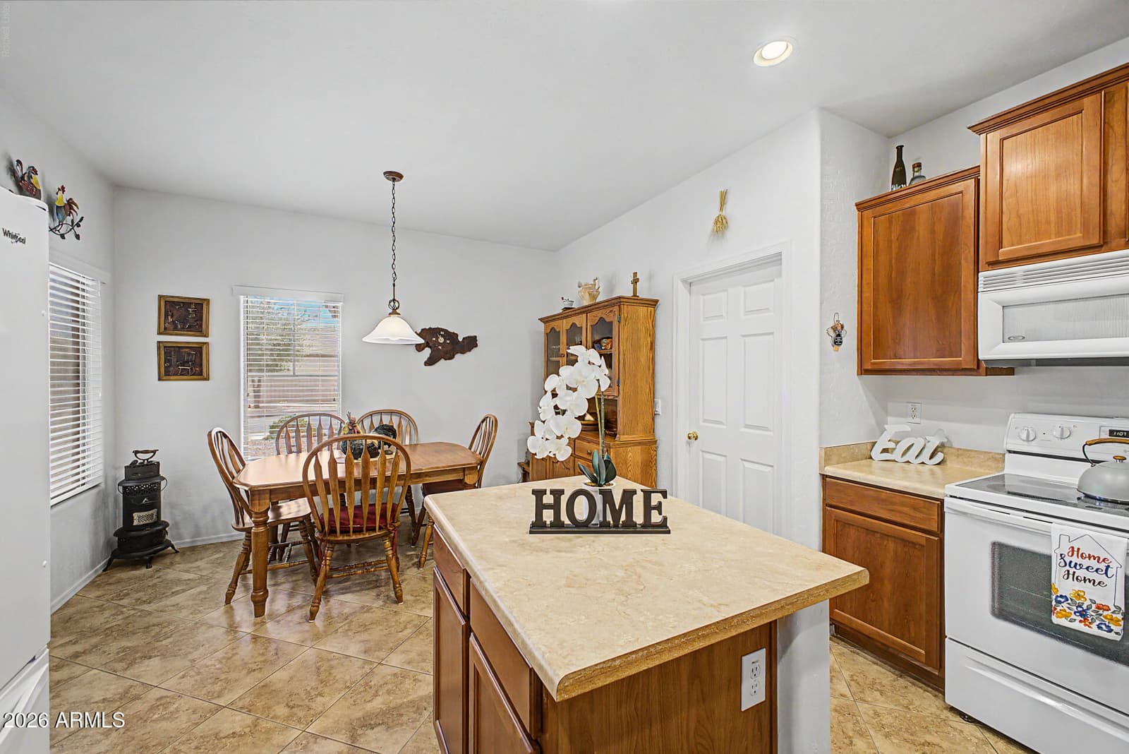 7310 N 88TH Lane, Glendale, AZ 85305 — photo 10 of 28