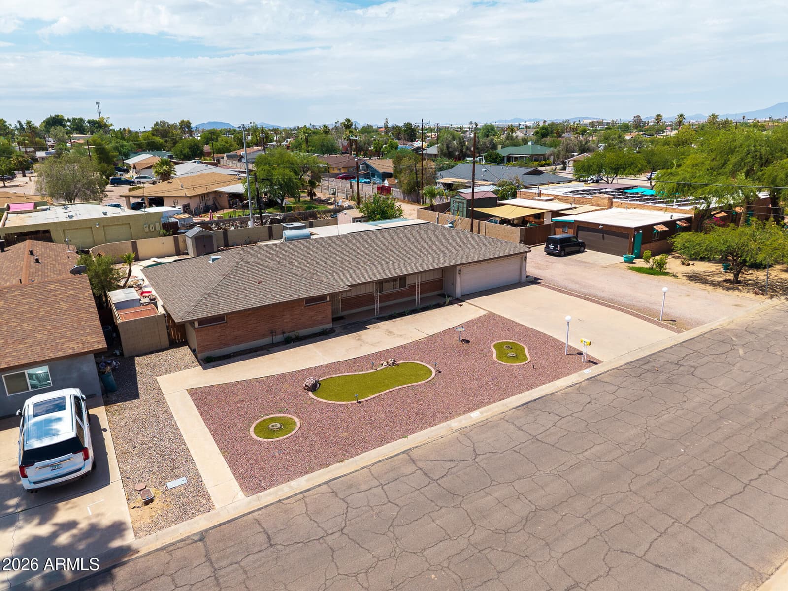 303 E MARKLEY Drive, Casa Grande, AZ 85122 — photo 10 of 61