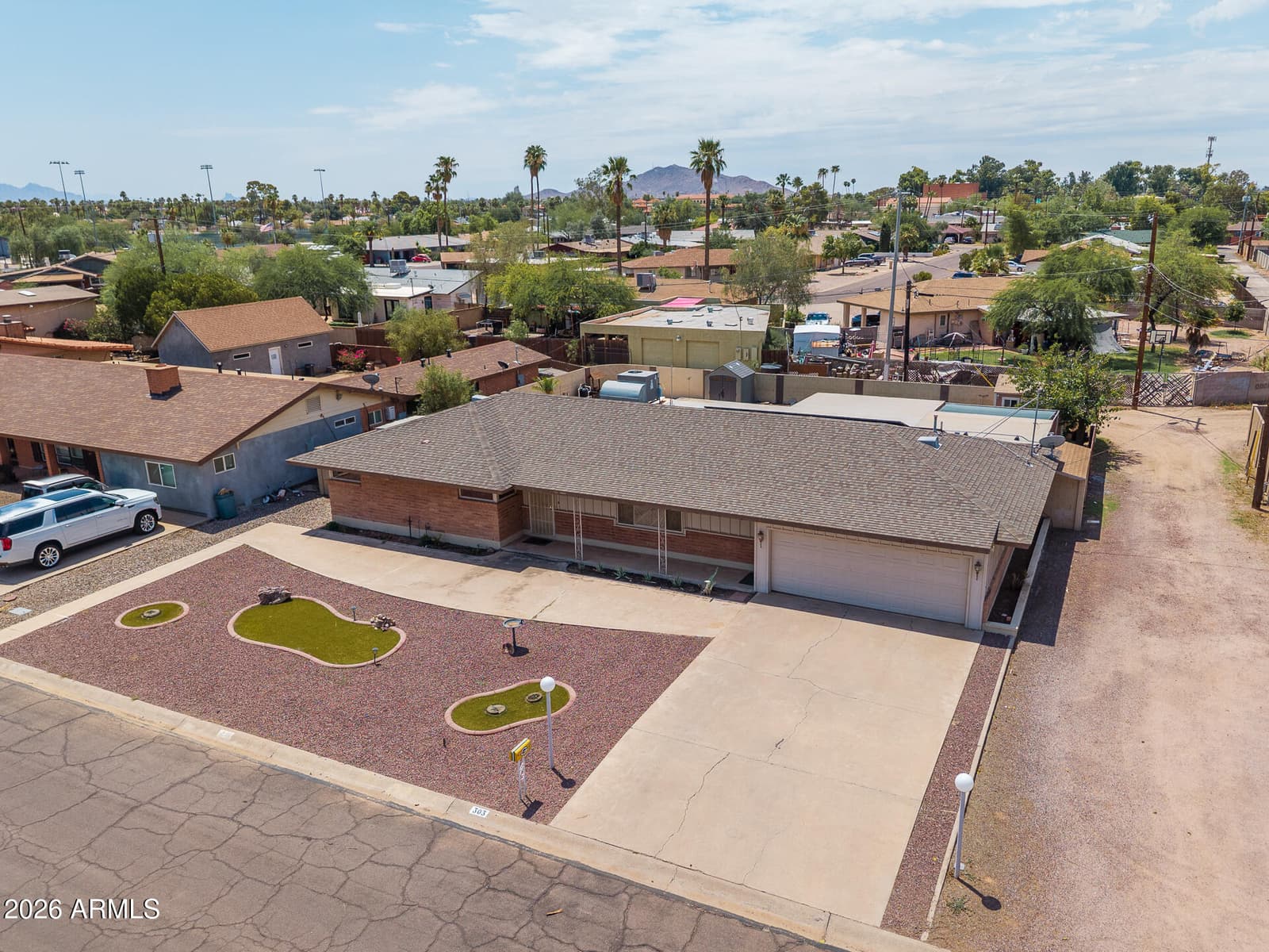 303 E MARKLEY Drive, Casa Grande, AZ 85122 — photo 6 of 61