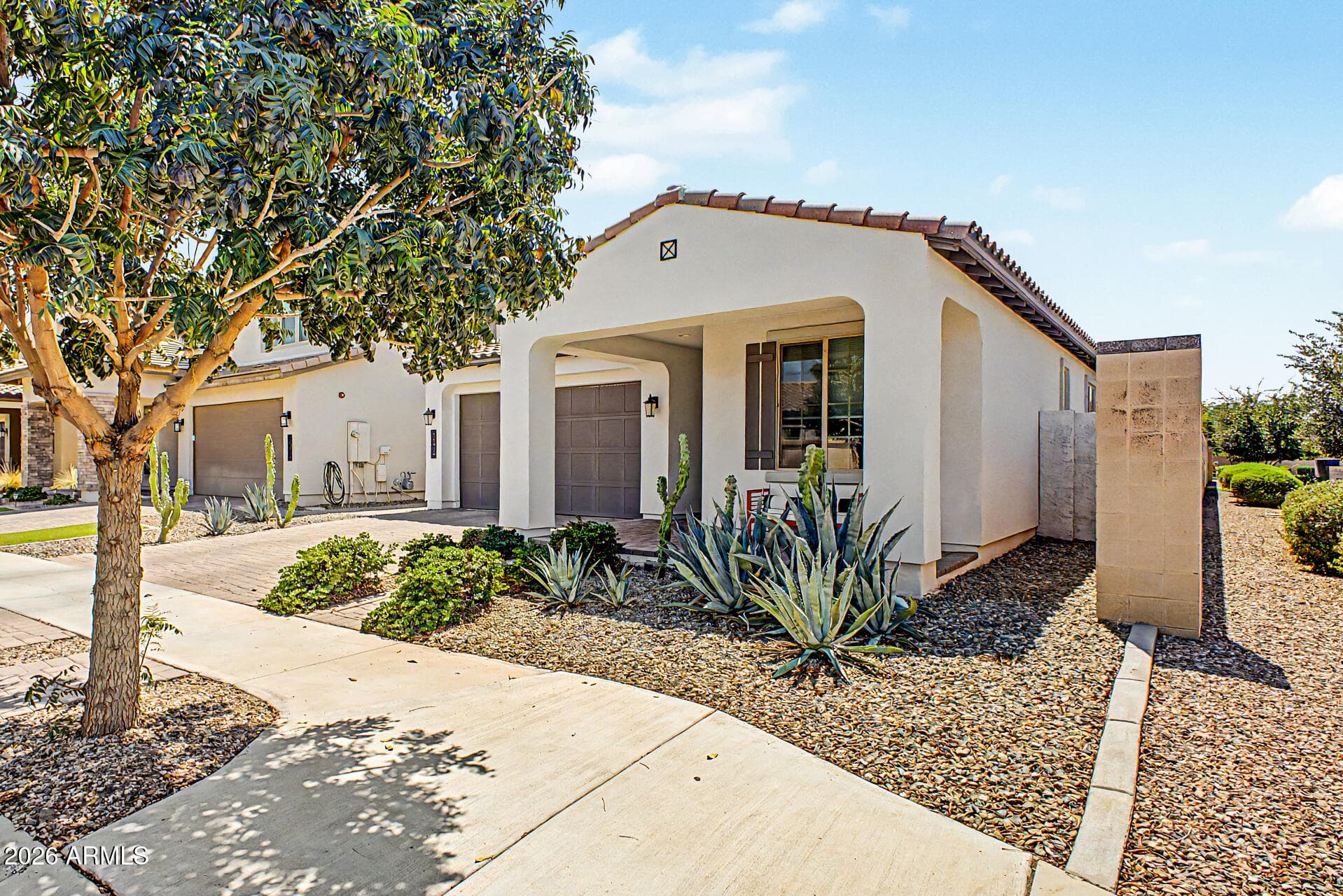 1876 S HUISH Drive, Gilbert, AZ 85295 — photo 5 of 56