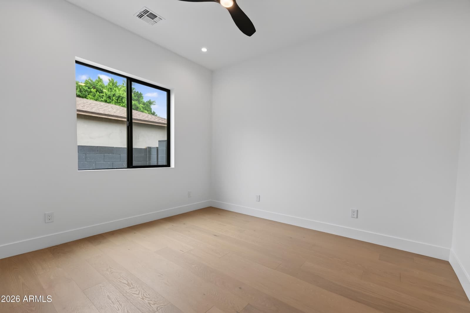 1335 E KALER Drive, Phoenix, AZ 85020 — photo 23 of 44