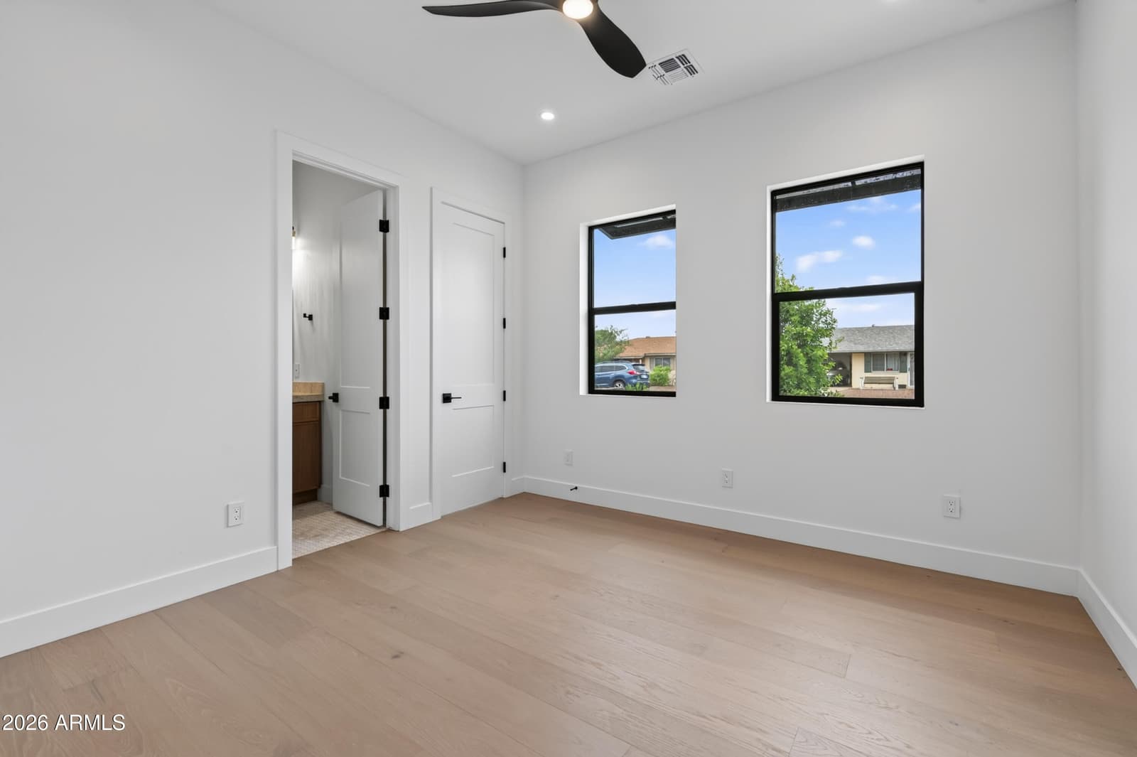 1335 E KALER Drive, Phoenix, AZ 85020 — photo 26 of 44