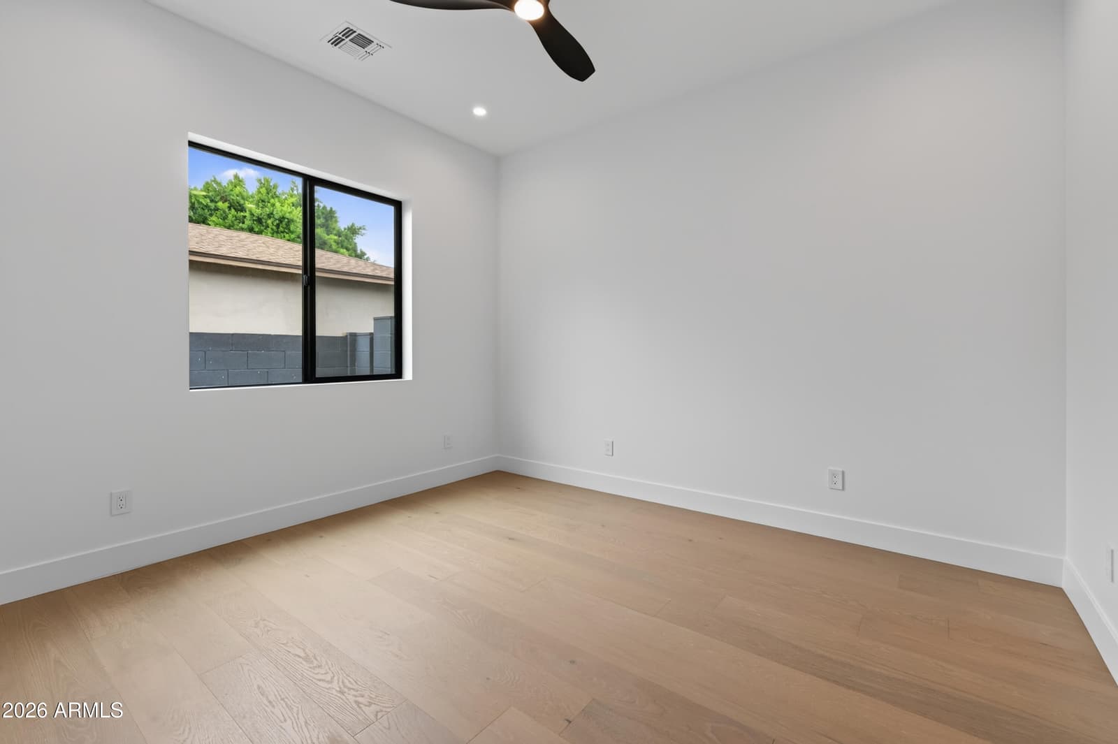1335 E KALER Drive, Phoenix, AZ 85020 — photo 30 of 44