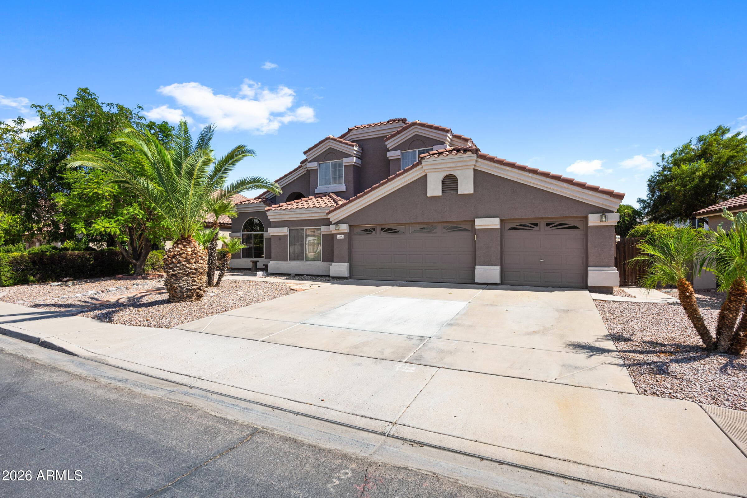 713 W JOHNSON Drive, Gilbert, AZ 85233 — photo 3 of 61