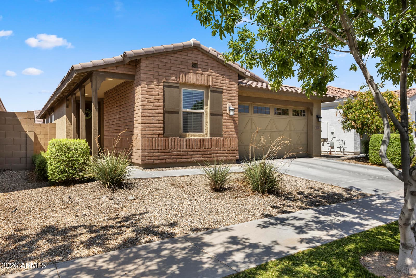 2826 E FRAKTUR Road, Phoenix, AZ 85040 — photo 5 of 35
