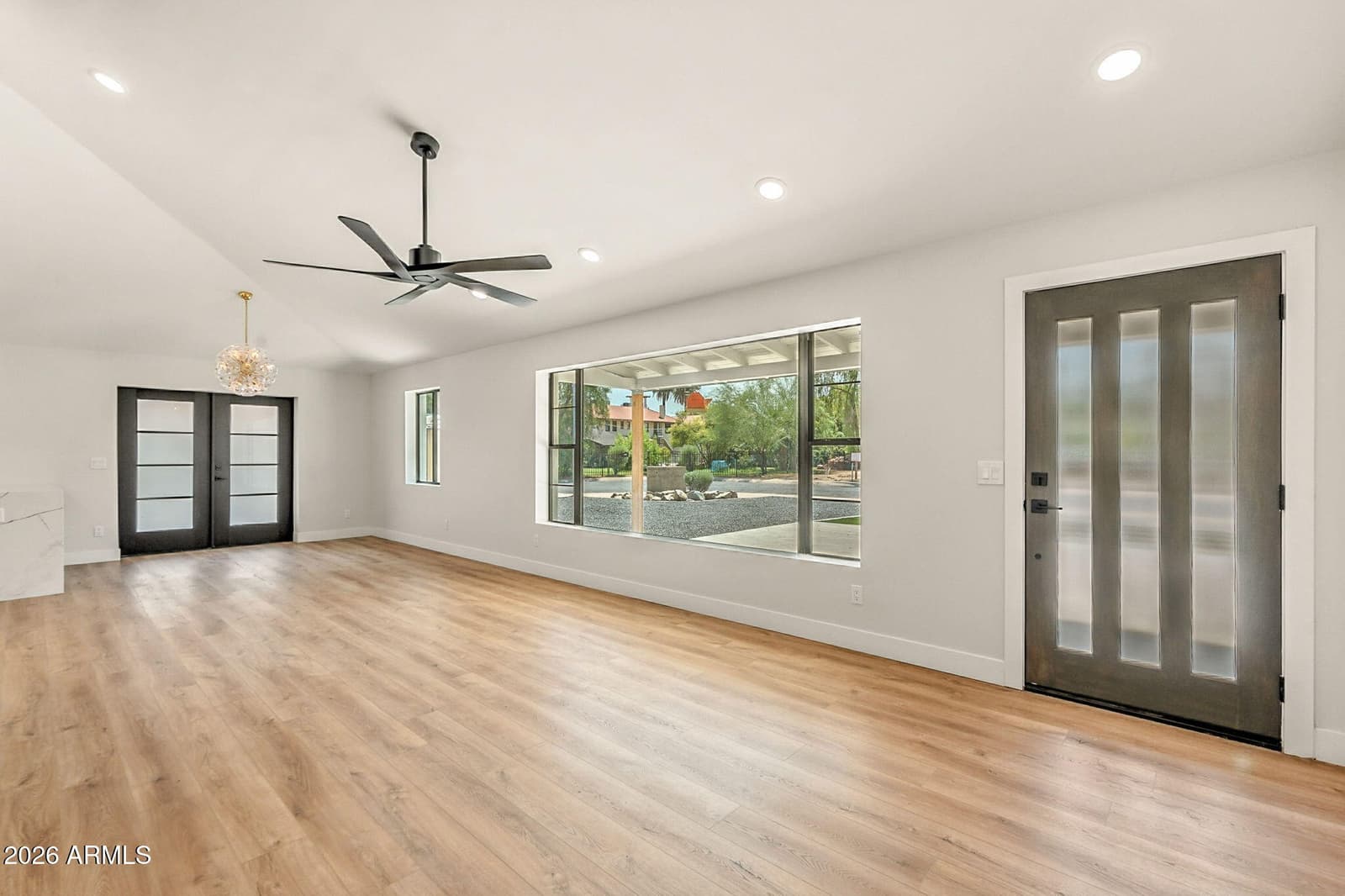 802 W EDGEMONT Avenue, Phoenix, AZ 85007 — photo 3 of 35