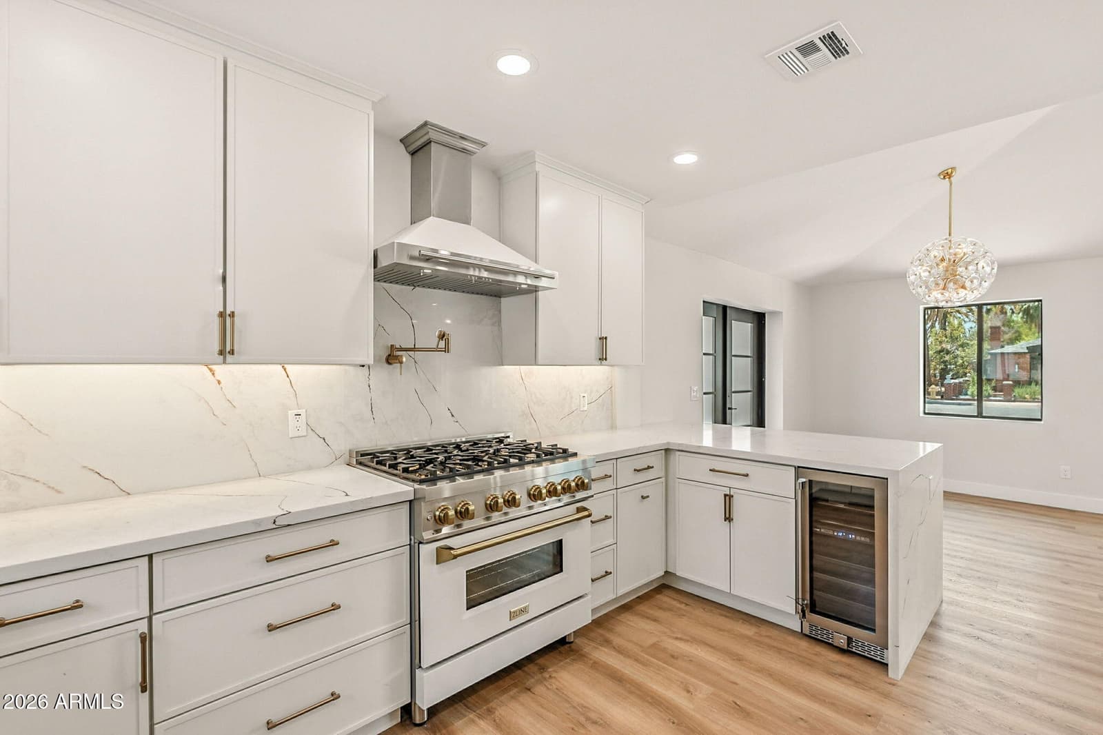 802 W EDGEMONT Avenue, Phoenix, AZ 85007 — photo 10 of 35