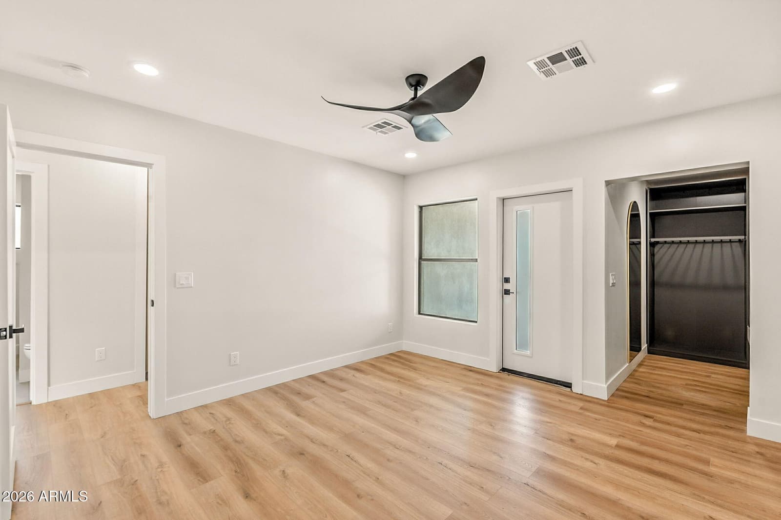 802 W EDGEMONT Avenue, Phoenix, AZ 85007 — photo 17 of 35