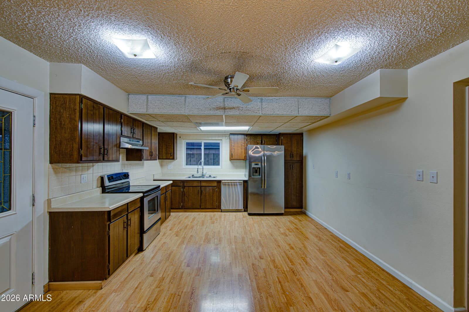 5562 W EDGEMONT Avenue, Phoenix, AZ 85035 — photo 7 of 33