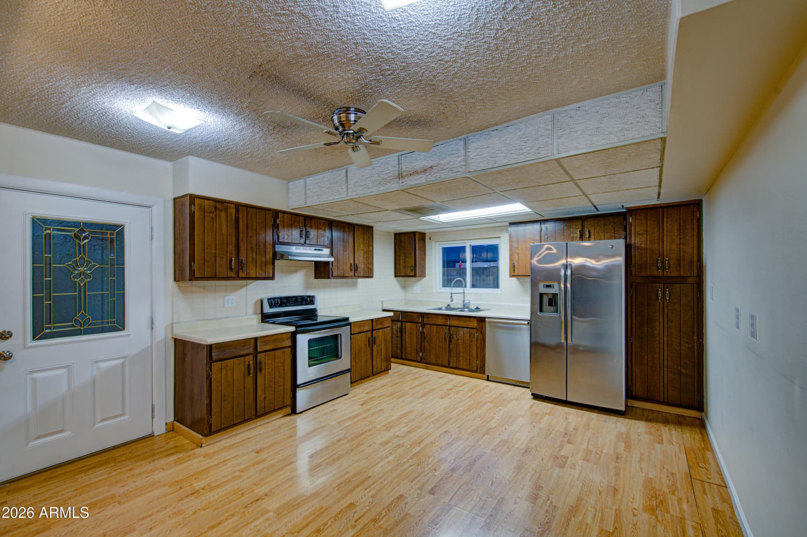 5562 W EDGEMONT Avenue, Phoenix, AZ 85035 — photo 9 of 33