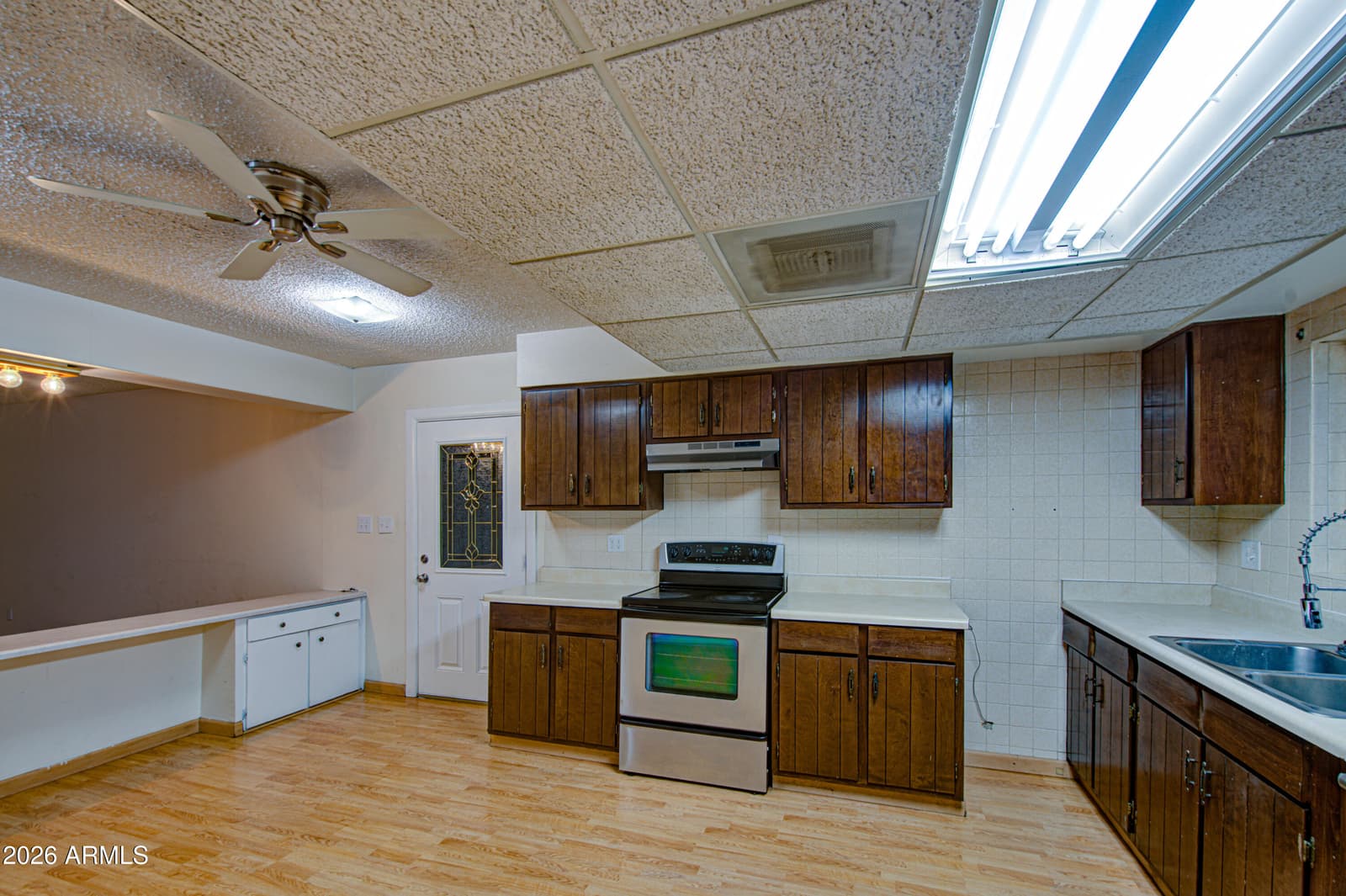 5562 W EDGEMONT Avenue, Phoenix, AZ 85035 — photo 11 of 33