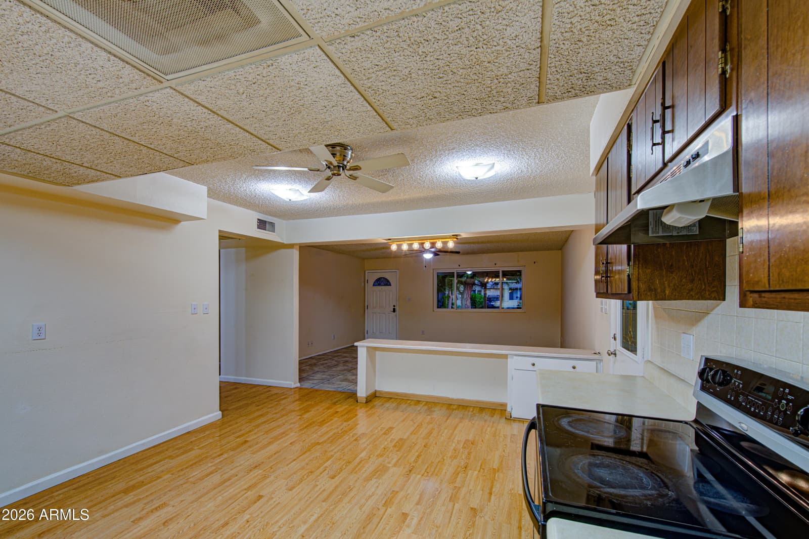 5562 W EDGEMONT Avenue, Phoenix, AZ 85035 — photo 12 of 33