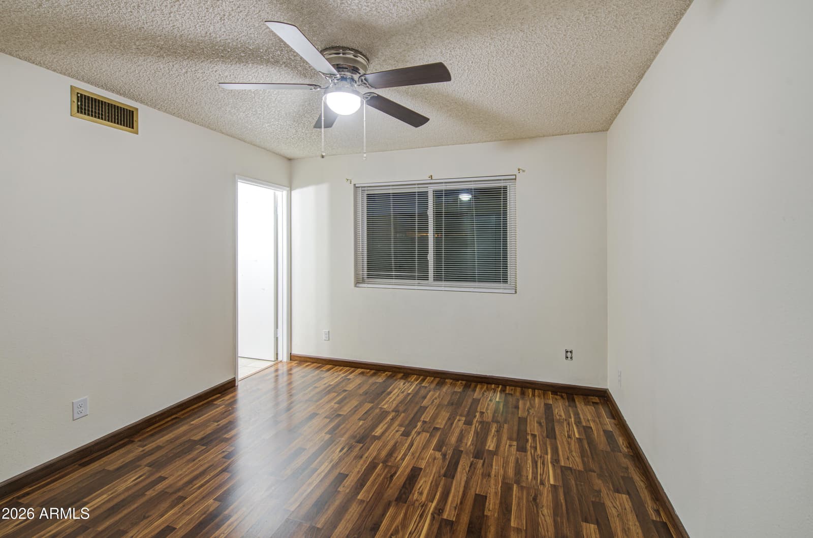 5562 W EDGEMONT Avenue, Phoenix, AZ 85035 — photo 14 of 33