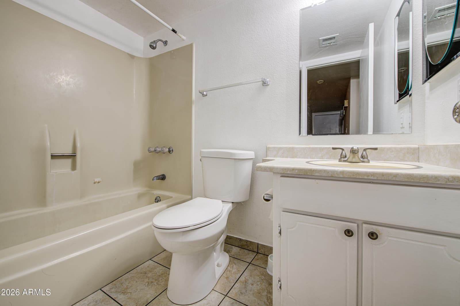 5562 W EDGEMONT Avenue, Phoenix, AZ 85035 — photo 24 of 33
