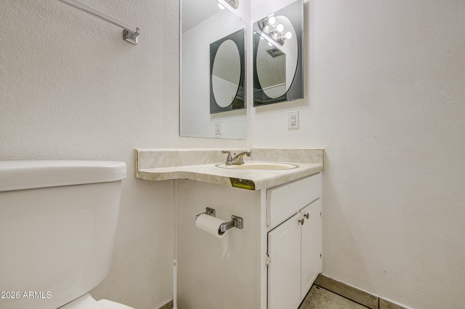 5562 W EDGEMONT Avenue, Phoenix, AZ 85035 — photo 25 of 33