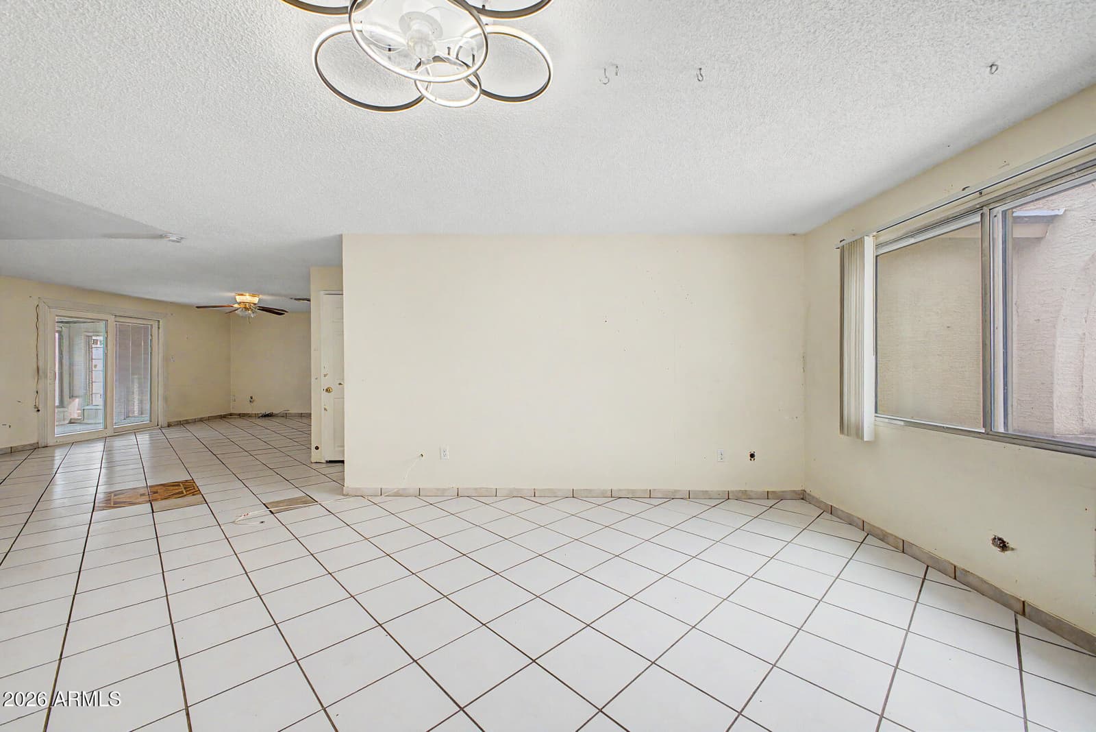 5916 W MONTE VISTA Road, Phoenix, AZ 85035 — photo 6 of 27