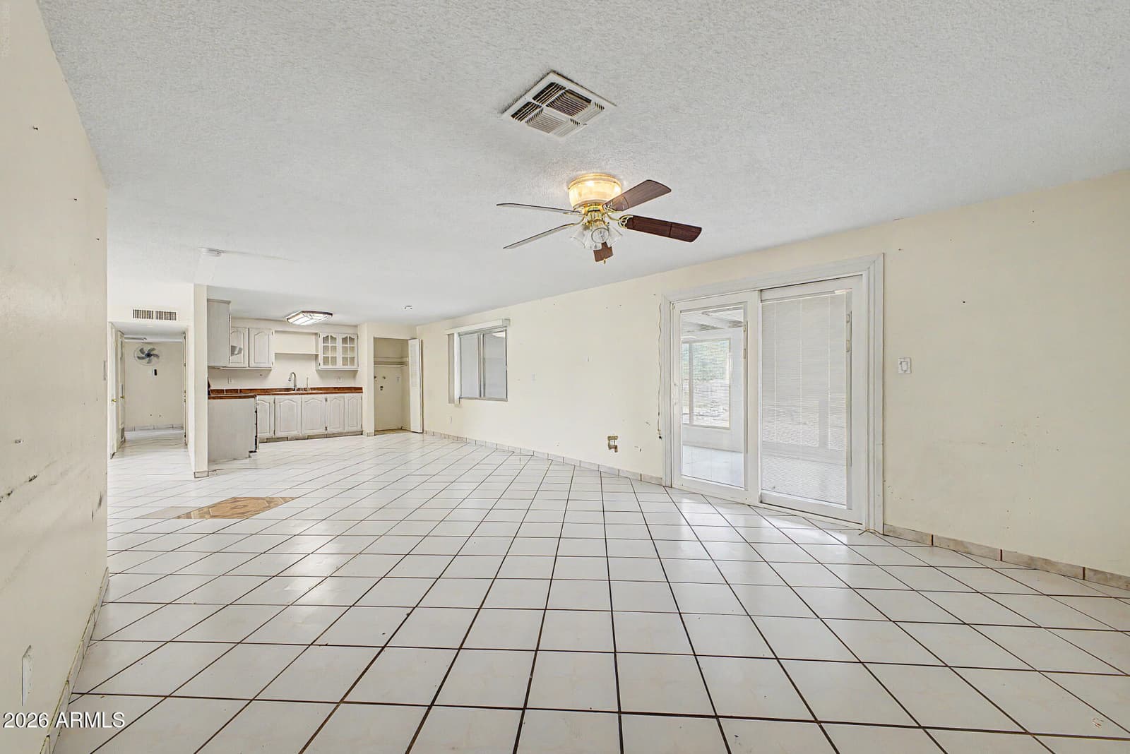 5916 W MONTE VISTA Road, Phoenix, AZ 85035 — photo 10 of 27