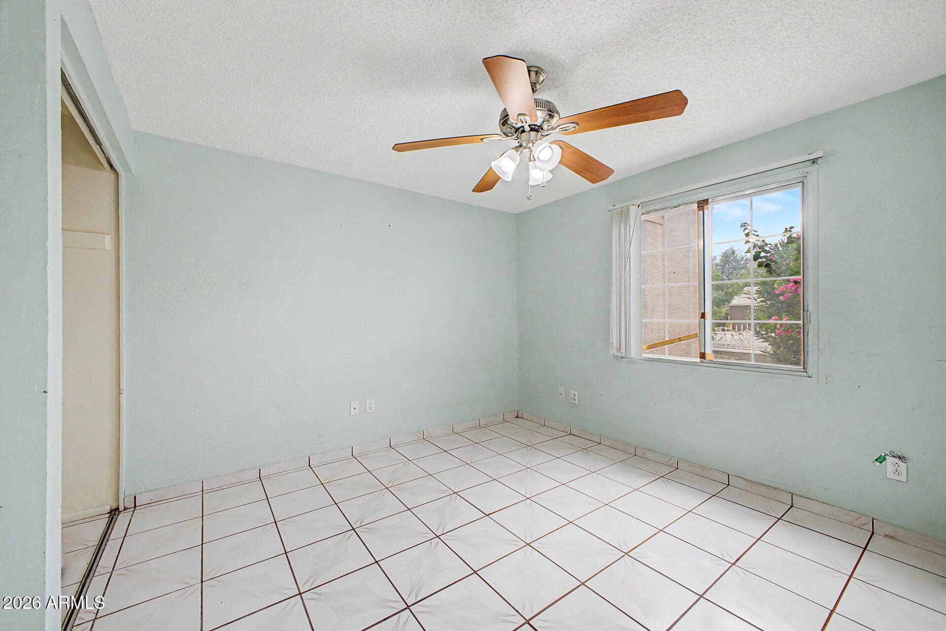 5916 W MONTE VISTA Road, Phoenix, AZ 85035 — photo 17 of 27