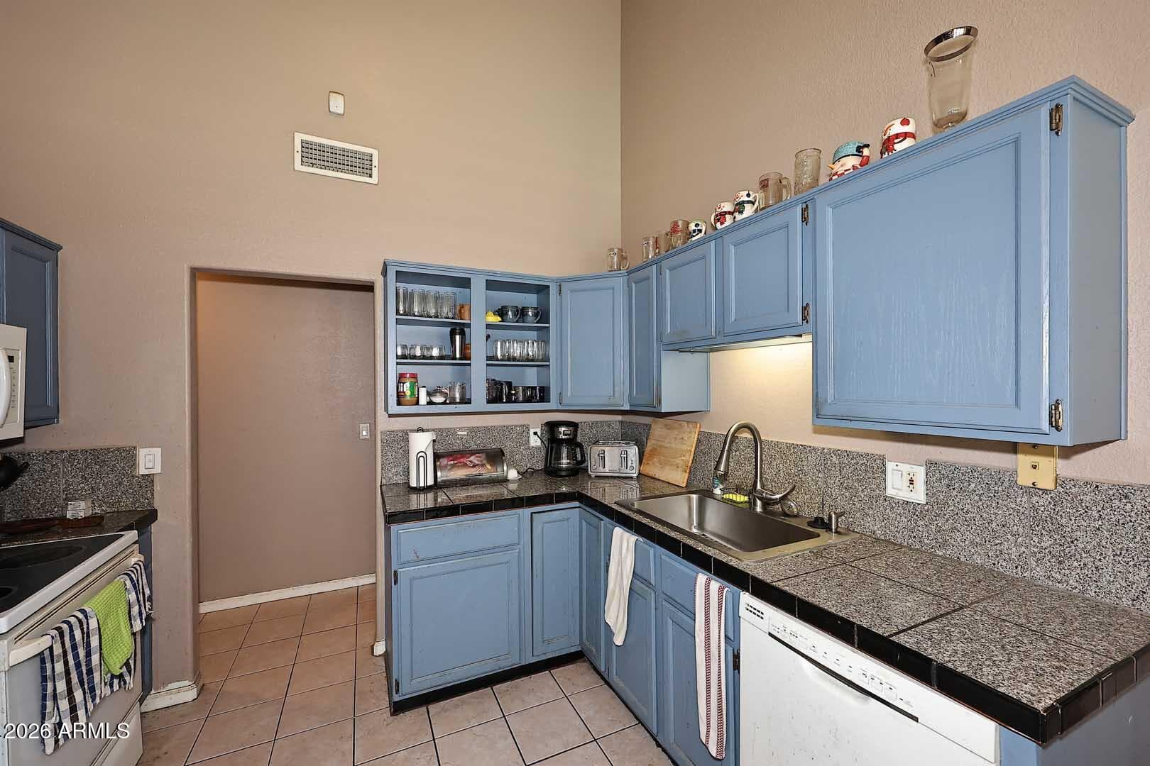 1643 E FAIRVIEW Street, Chandler, AZ 85225 — photo 16 of 32
