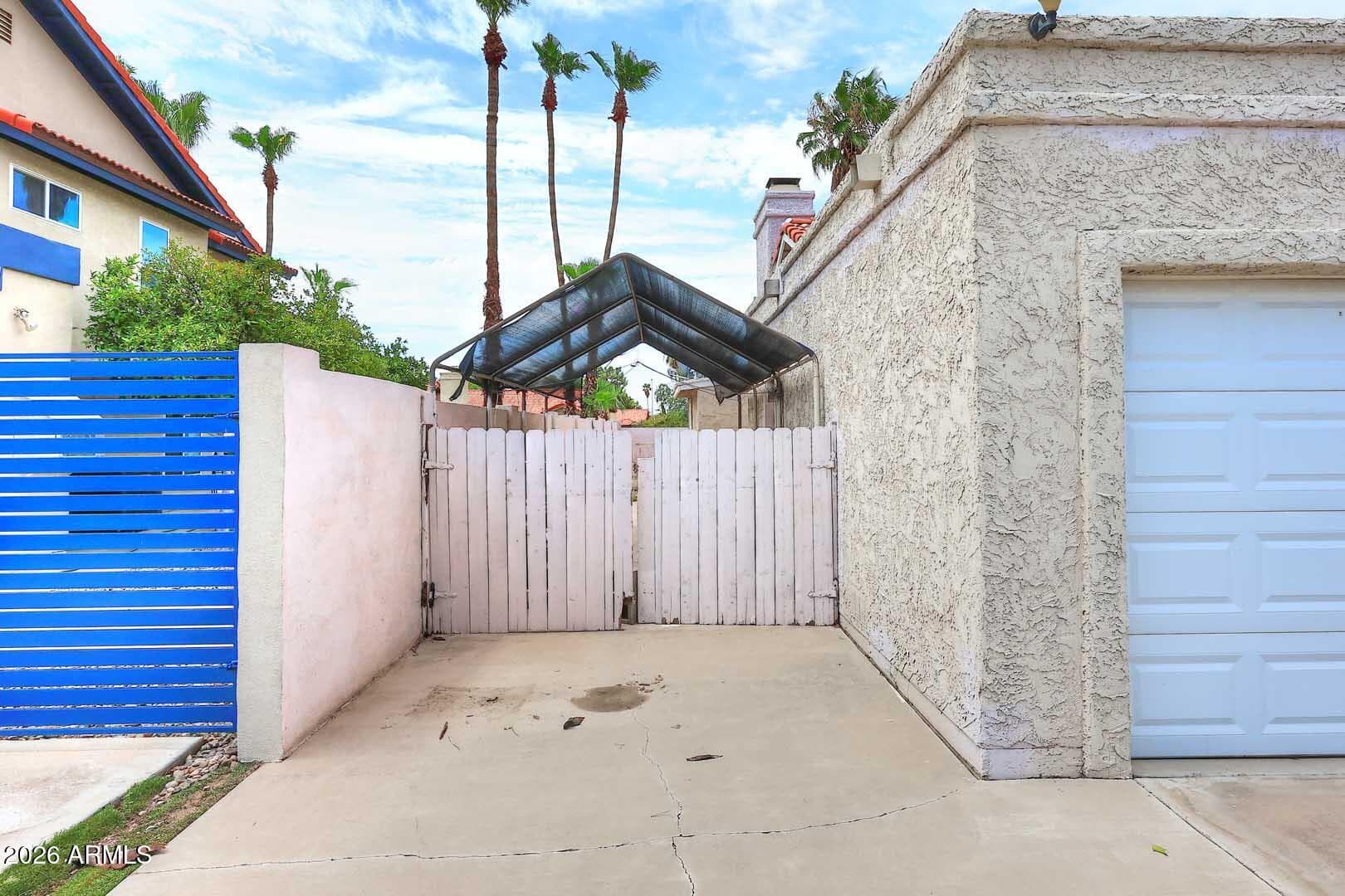 1643 E FAIRVIEW Street, Chandler, AZ 85225 — photo 9 of 32