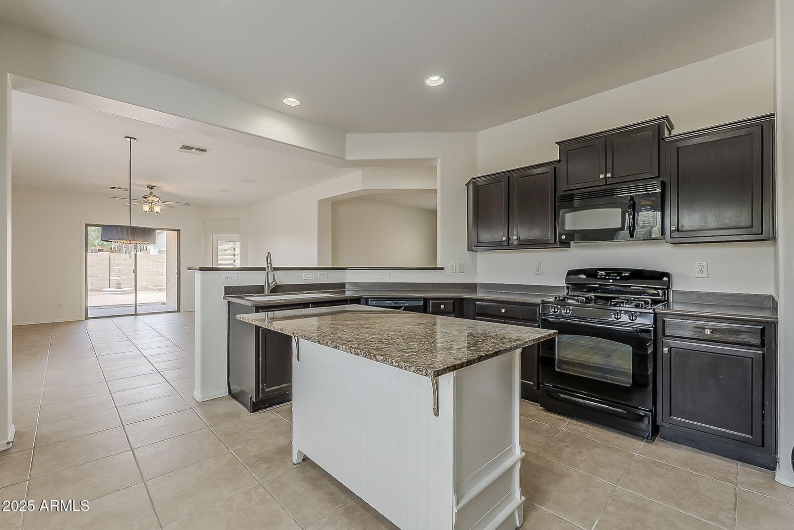 7324 W CANDLEWOOD Way, Florence, AZ 85132 — photo 16 of 61