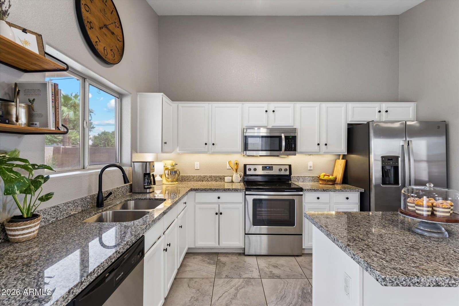 1149 S Cottonwood Court, Gilbert, AZ 85296 — photo 4 of 29