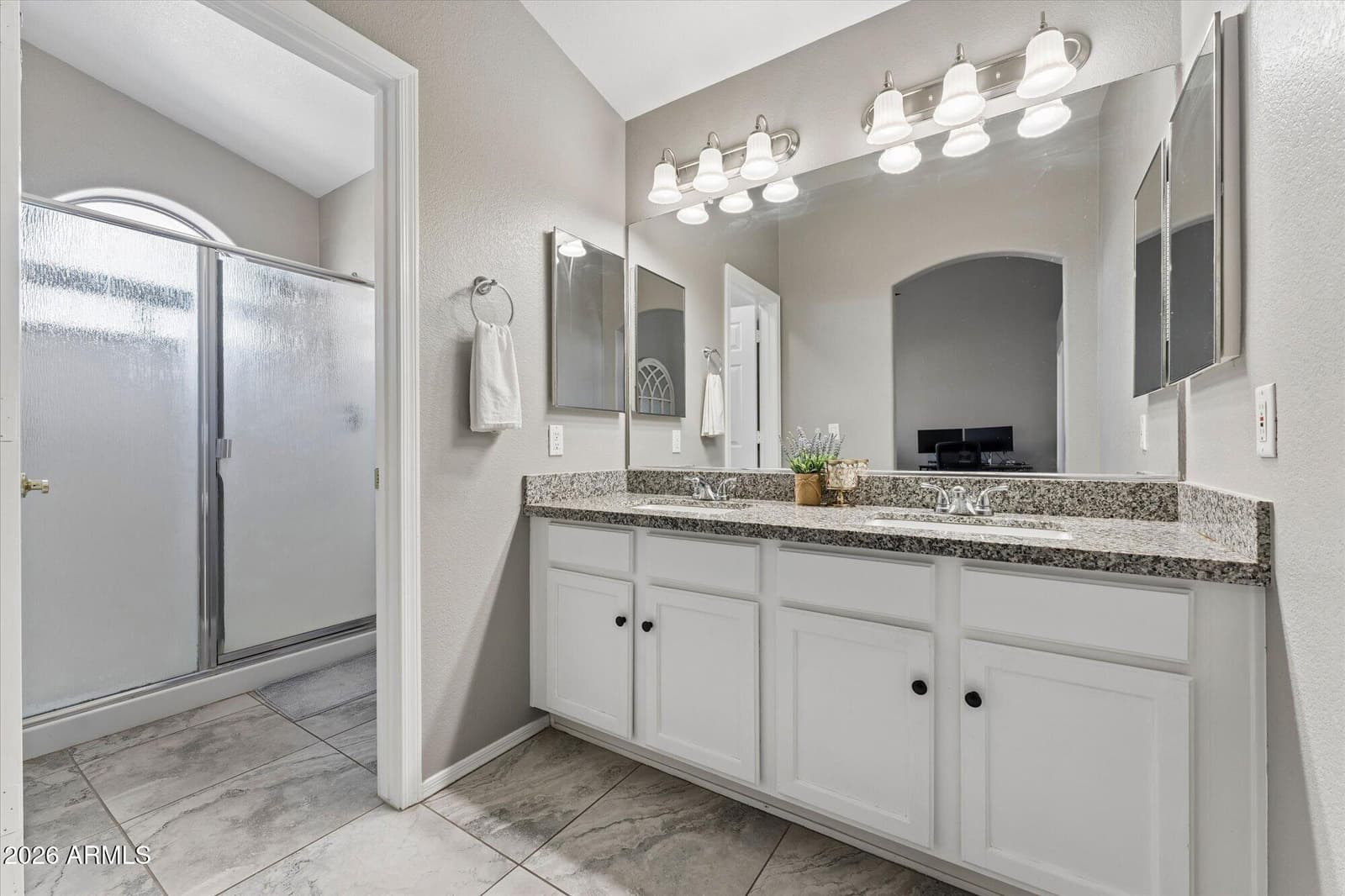 1149 S Cottonwood Court, Gilbert, AZ 85296 — photo 11 of 29