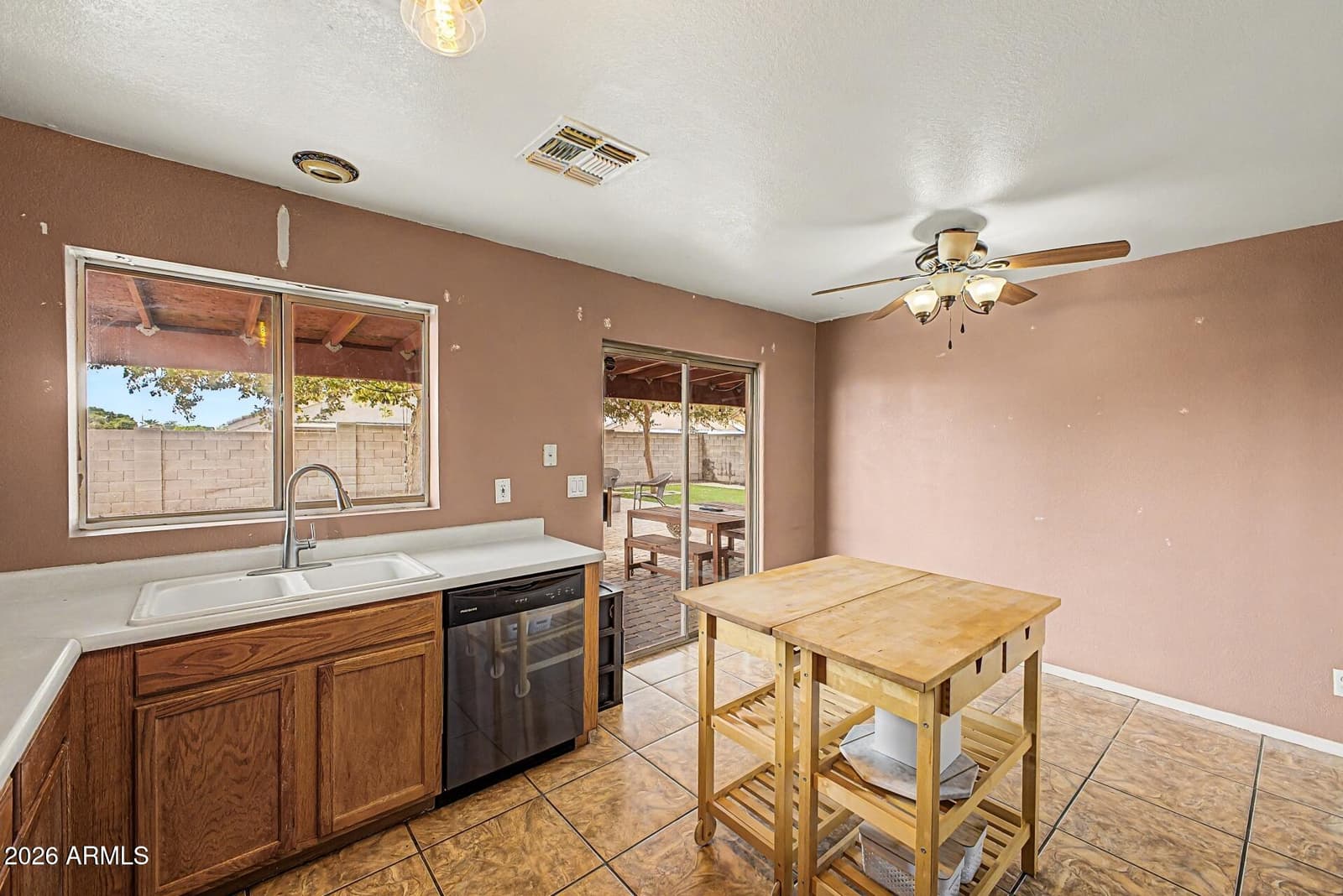 2046 S RENNICK Drive, Apache Junction, AZ 85120 — photo 8 of 23