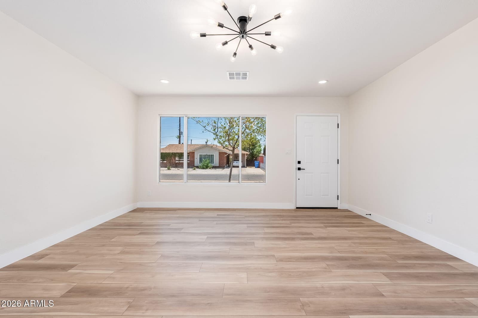3830 W CLAREMONT Street, Phoenix, AZ 85019 — photo 20 of 44