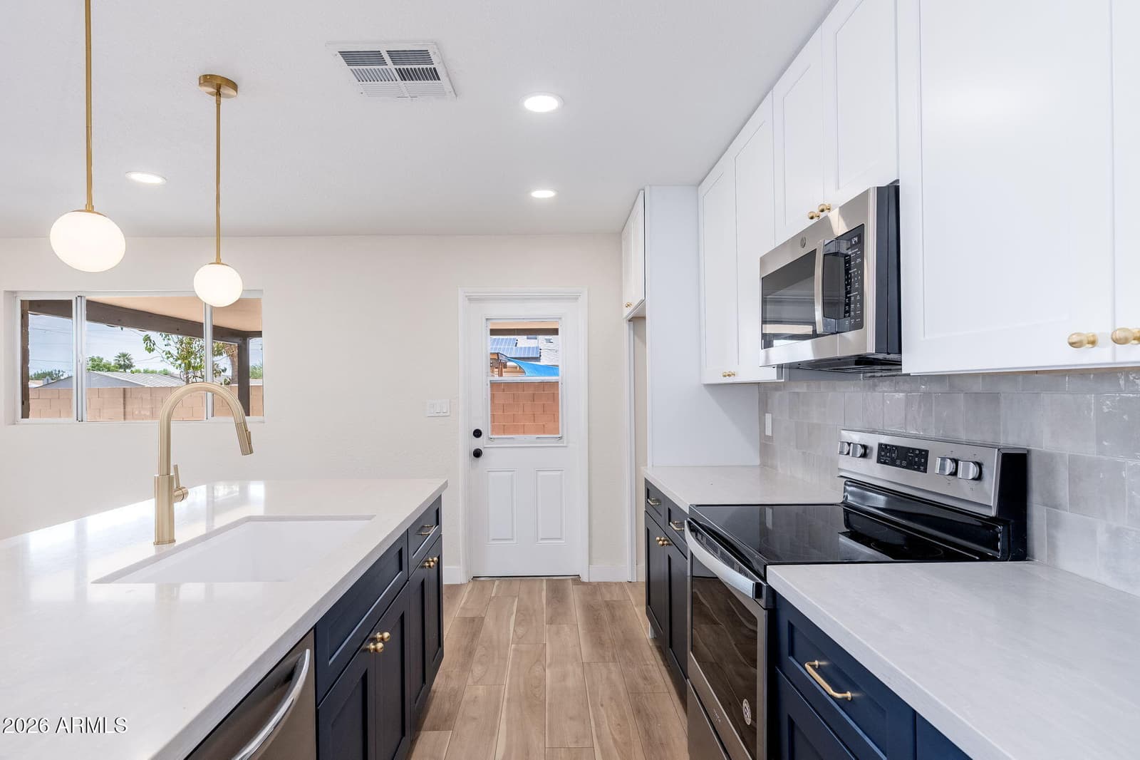 3830 W CLAREMONT Street, Phoenix, AZ 85019 — photo 11 of 44