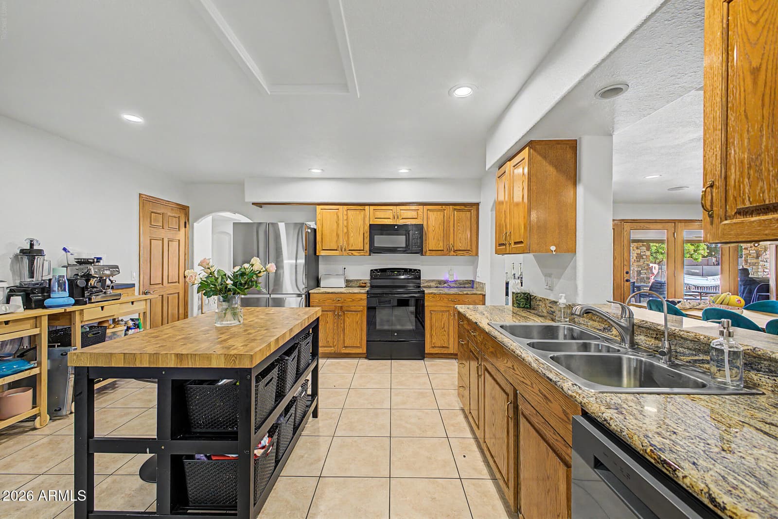 6921 E VOLTAIRE Avenue, Scottsdale, AZ 85254 — photo 7 of 31